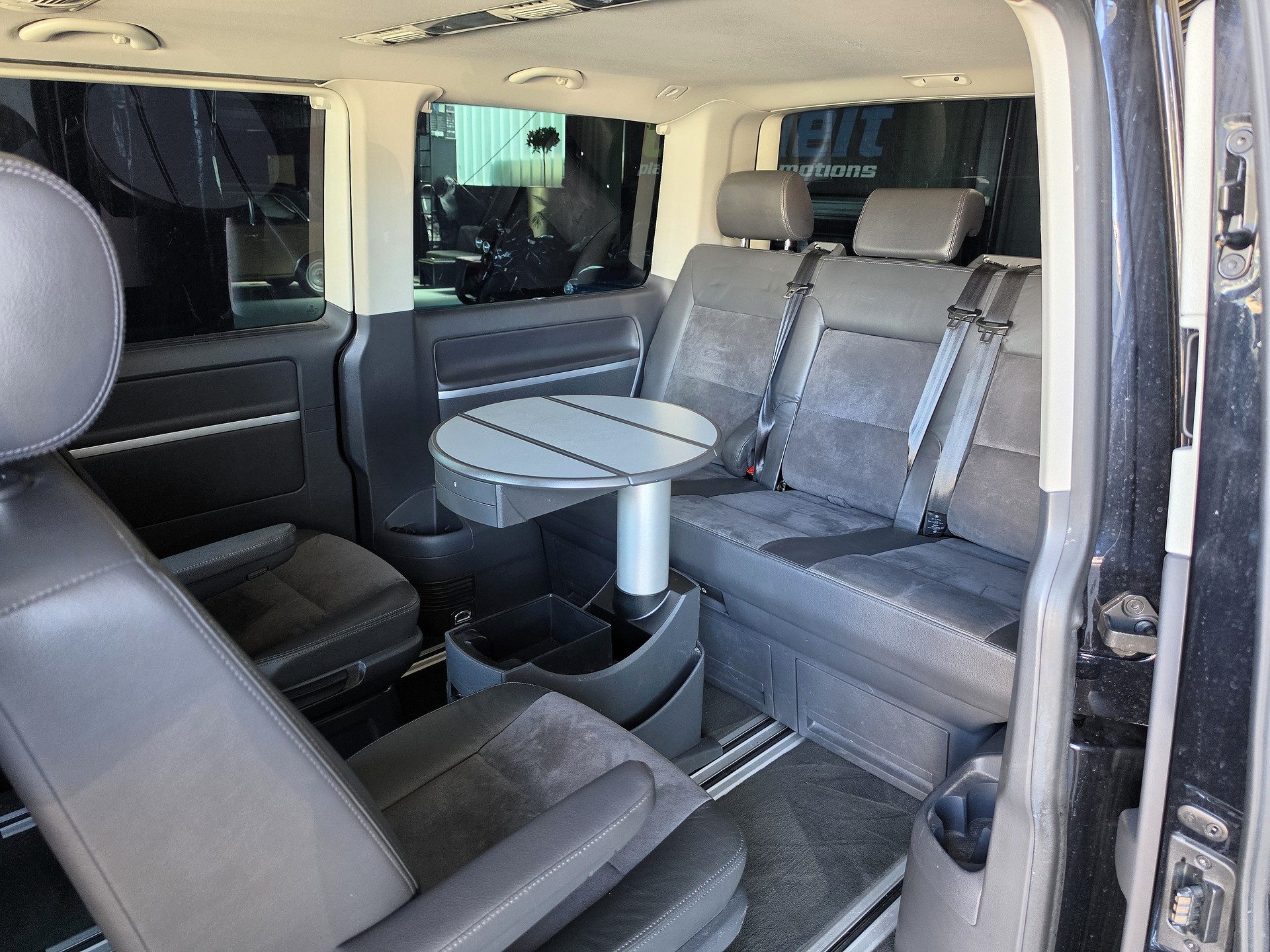 VW T5 Multivan 2.0 TDI 180 Highline DSG 4Motion-image-12
