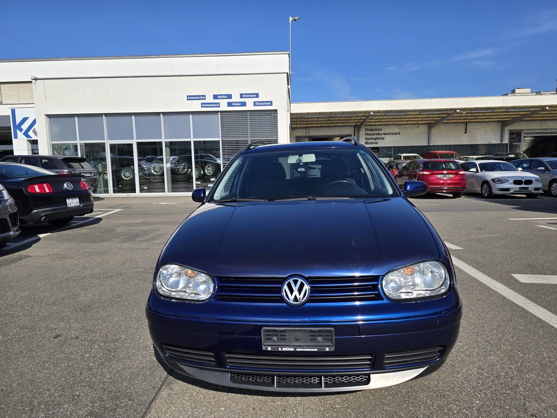 VW Golf Variant 1.9 TDI PD Ocean-showroom-element-1