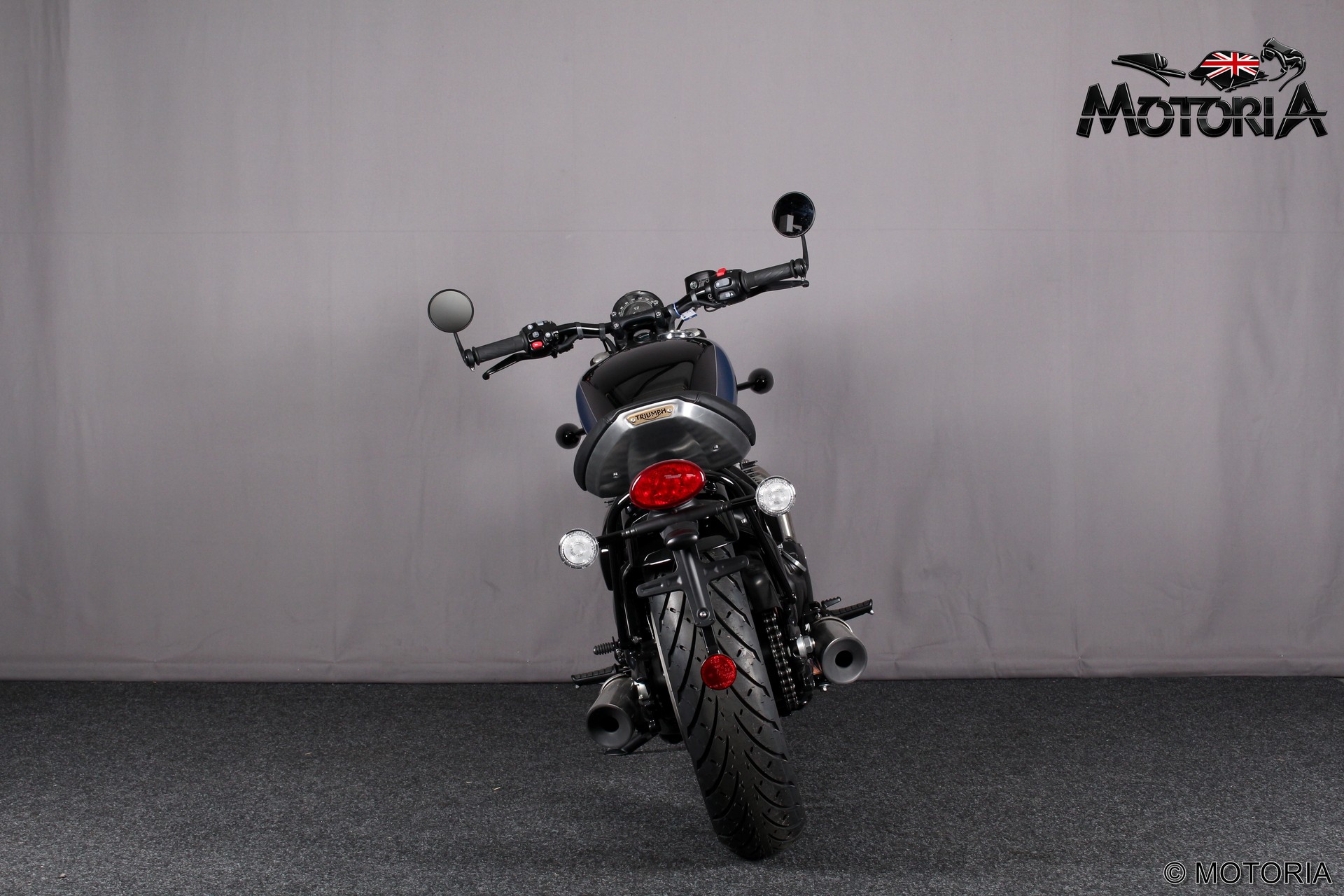 TRIUMPH Bonneville 1200 Bobber-image-3