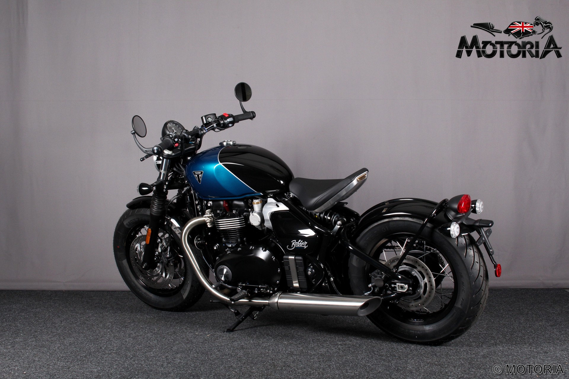 TRIUMPH Bonneville 1200 Bobber-image-4