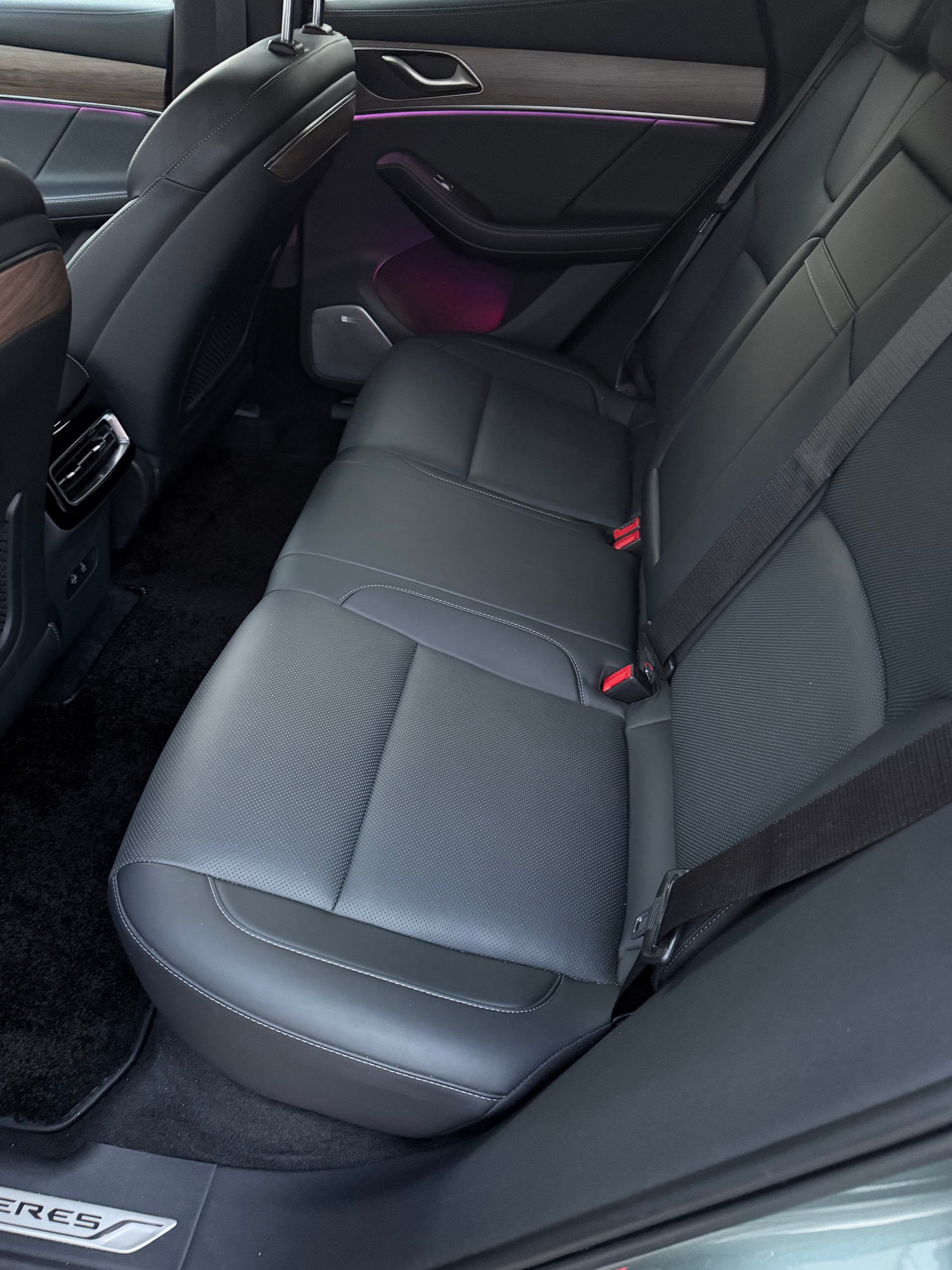 SERES Seres 5 Premium 4WD-image-10