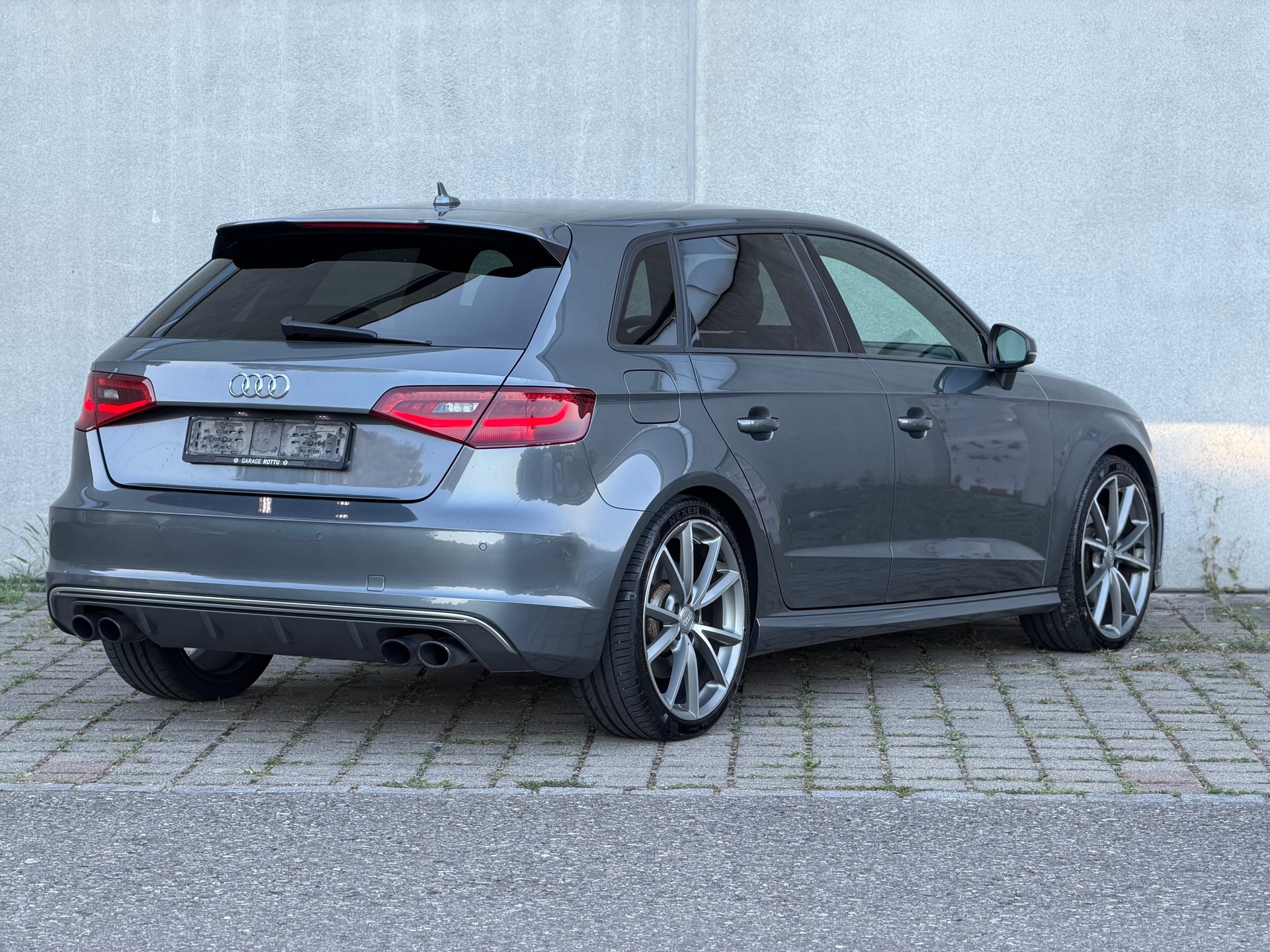 AUDI S3 Sportback 2.0 TFSI quattro S-tronic-image-7