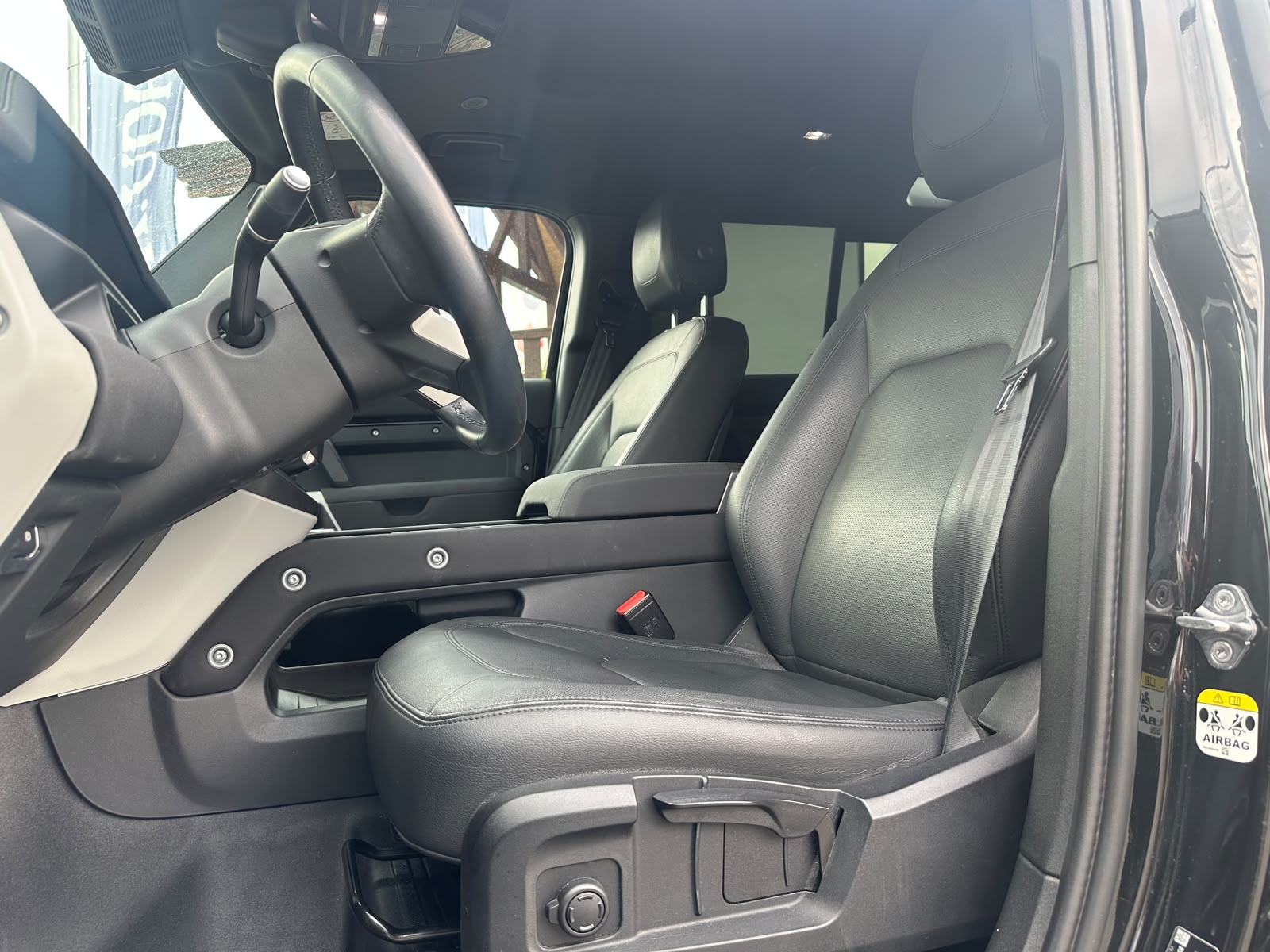 LAND ROVER Defender 110 3.0 D I6 200 S AWD AT8-image-10