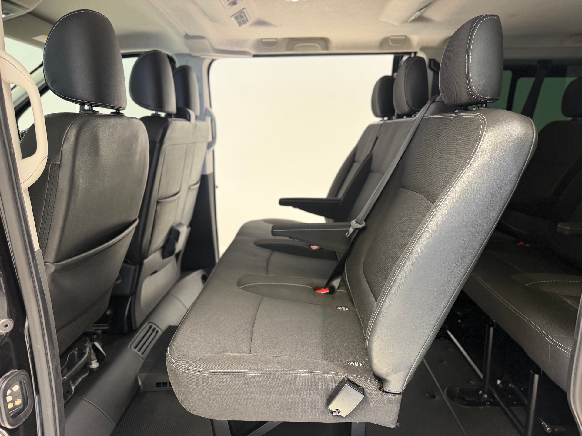 RENAULT Trafic Blue dCi 150 Passenger Evolution EDC-image-14