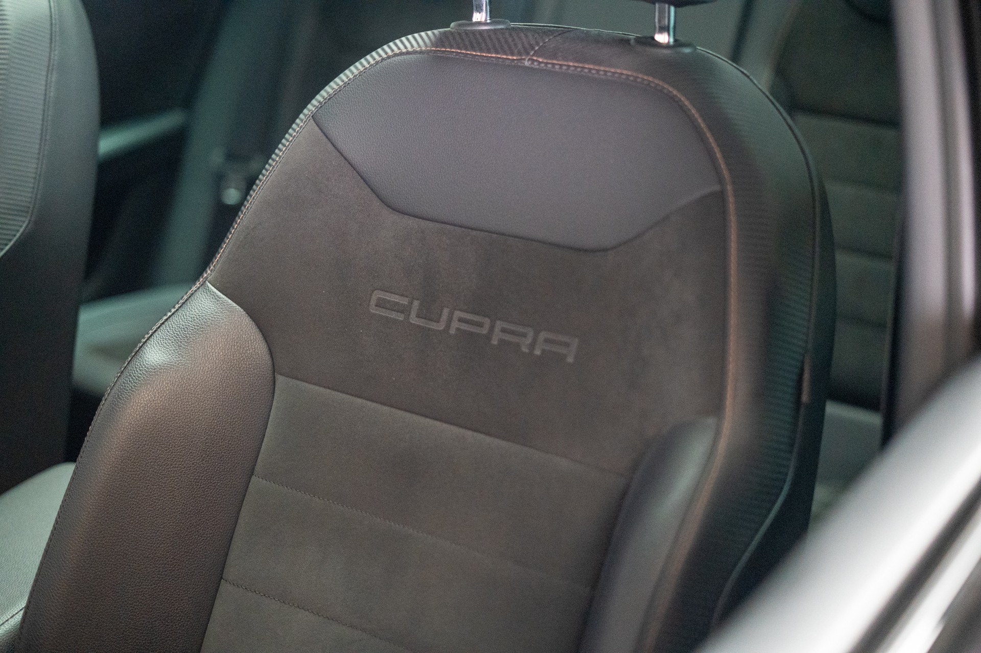 CUPRA Ateca Cupra 2.0 TSI 4Drive DSG / Panorama-Glasdach / 360°Kamera / Tempomat-image-9