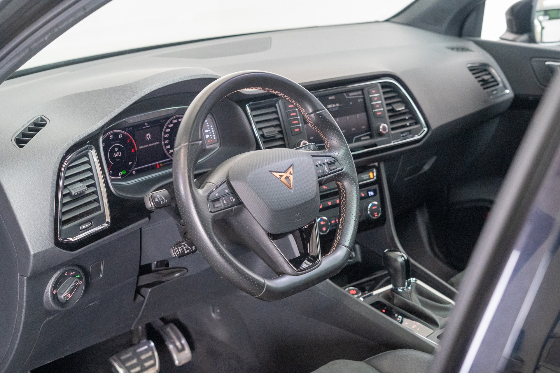 CUPRA Ateca Cupra 2.0 TSI 4Drive DSG / Panorama-Glasdach / 360°Kamera / Tempomat-image-11
