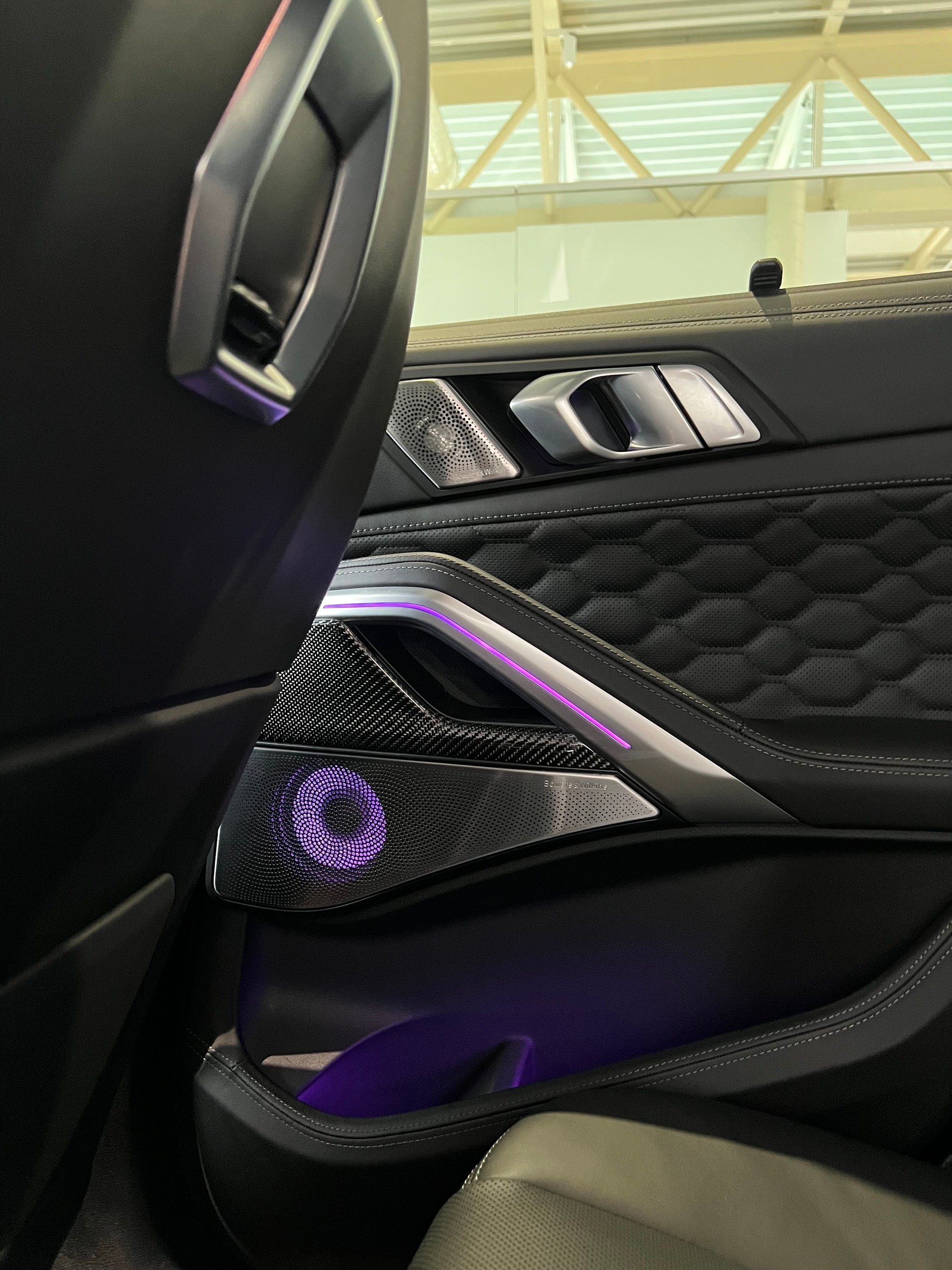BMW BMW X6M Competition *Werksgarantie bis 01.2029* *B&W*Skylounge*Massage*Carbon*-image-7