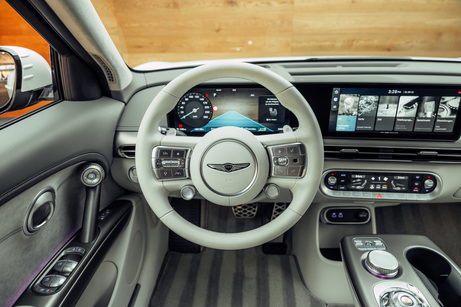 GENESIS GV60 77.4 kWh Sport Plus AWD-image-14