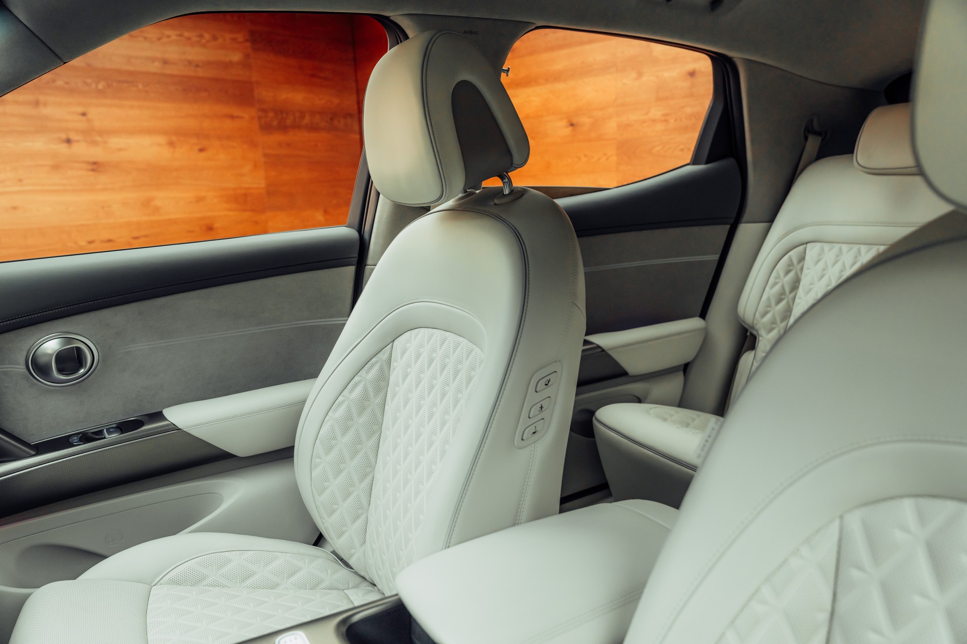GENESIS GV60 77.4 kWh Sport Plus AWD-image-6