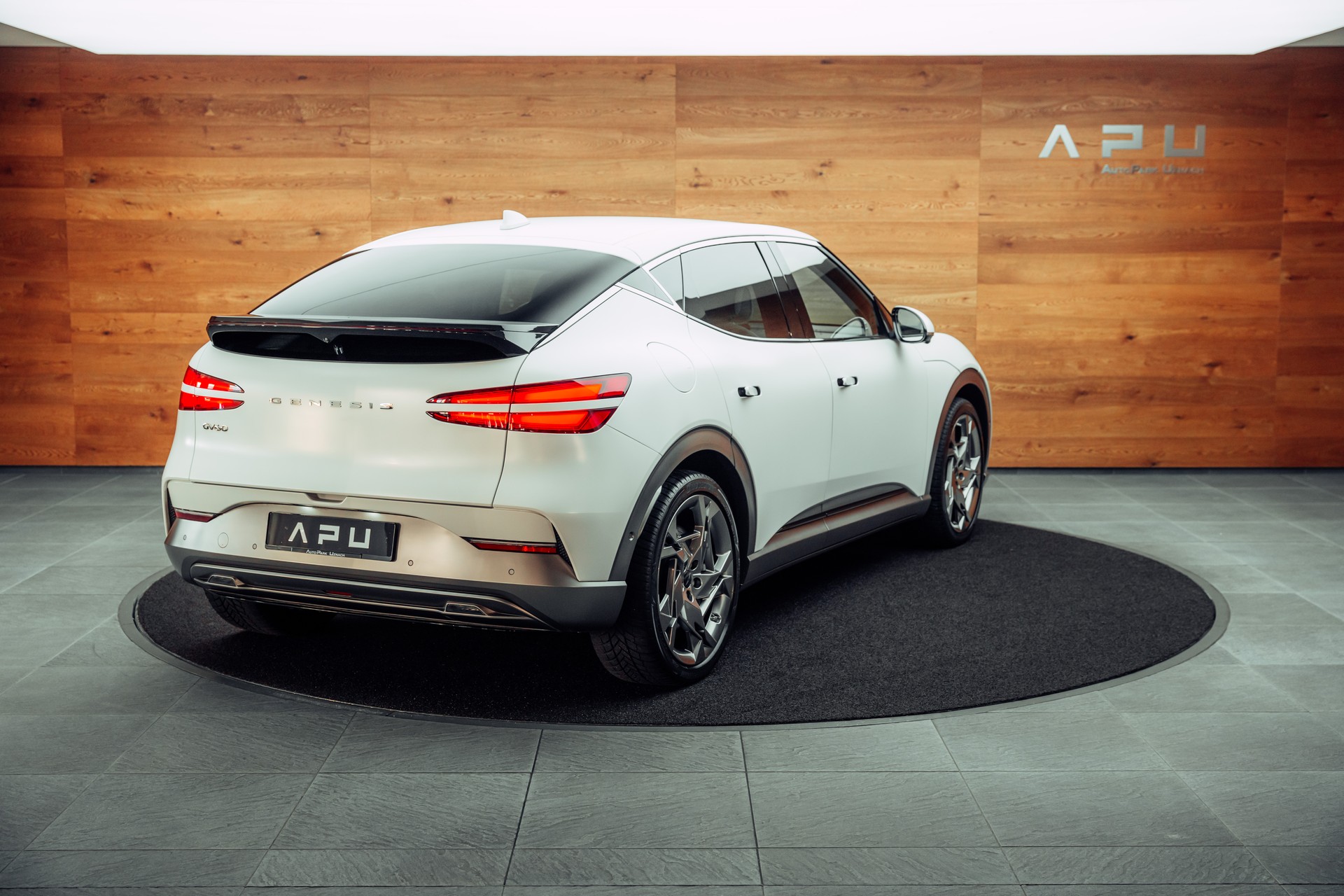 GENESIS GV60 77.4 kWh Sport Plus AWD-showroom-element-1