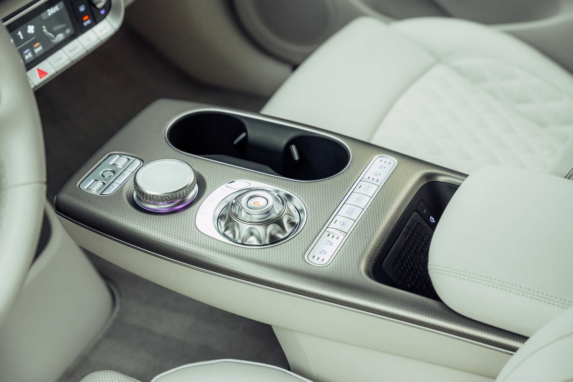 GENESIS GV60 77.4 kWh Sport Plus AWD-image-11