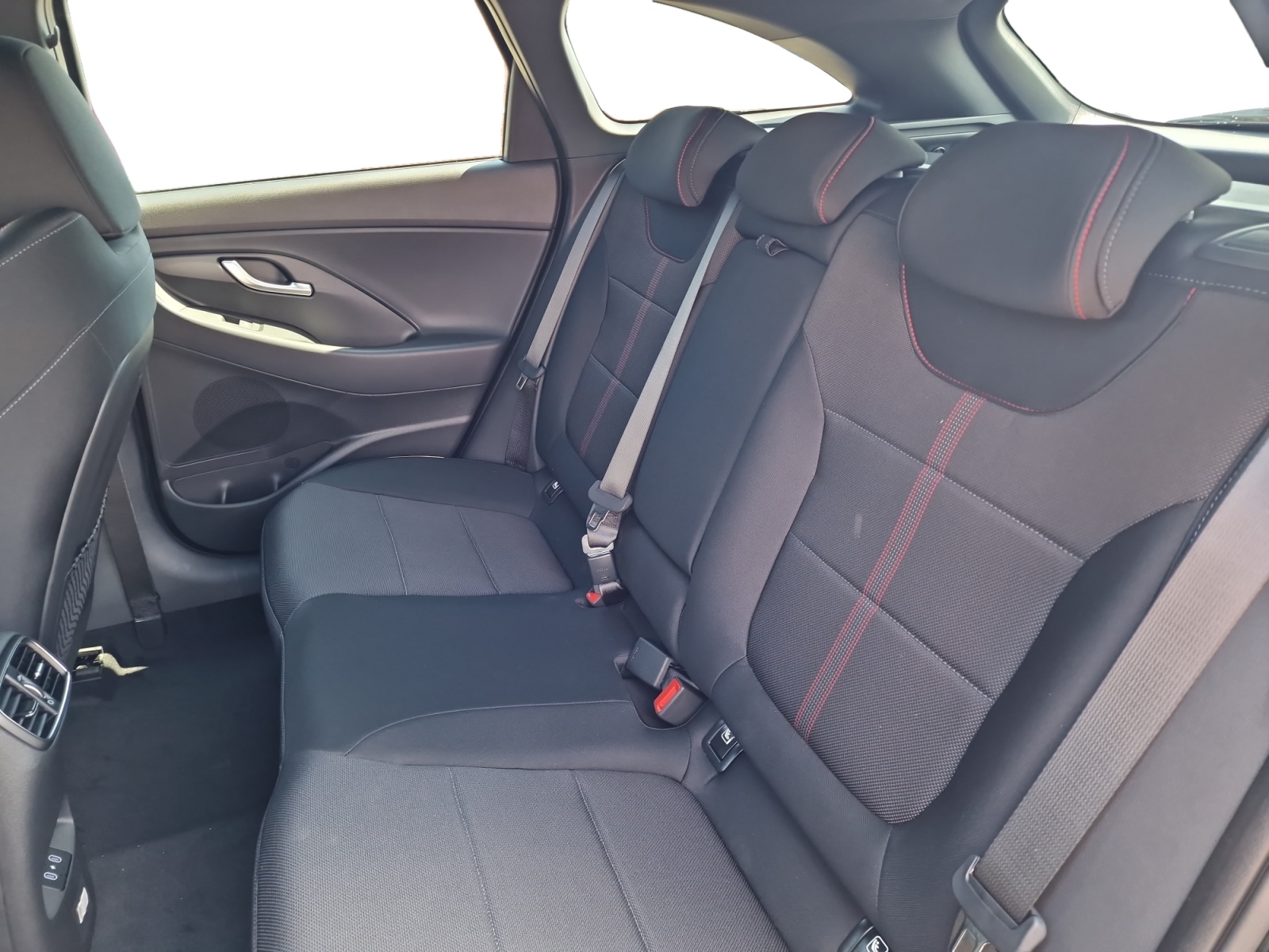 HYUNDAI i30 Wagon 1.6 TGDi N-Line NEW MODEL 150PS Panorama-image-19