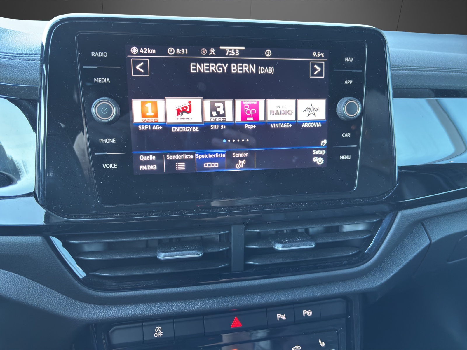 VW T-Roc 2.0 TSI R-Line DSG 4Motion-image-9