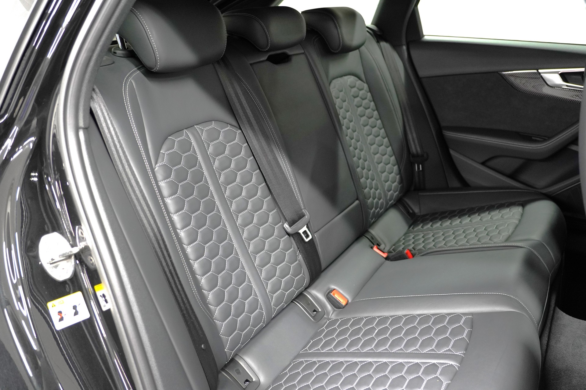 AUDI RS4 Avant 2.9 TFSI quattro tiptronic-image-27