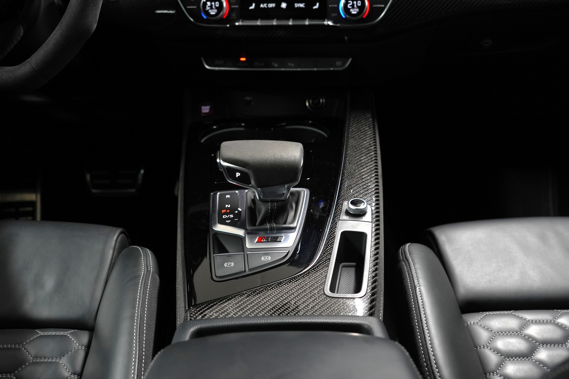 AUDI RS4 Avant 2.9 TFSI quattro tiptronic-image-15