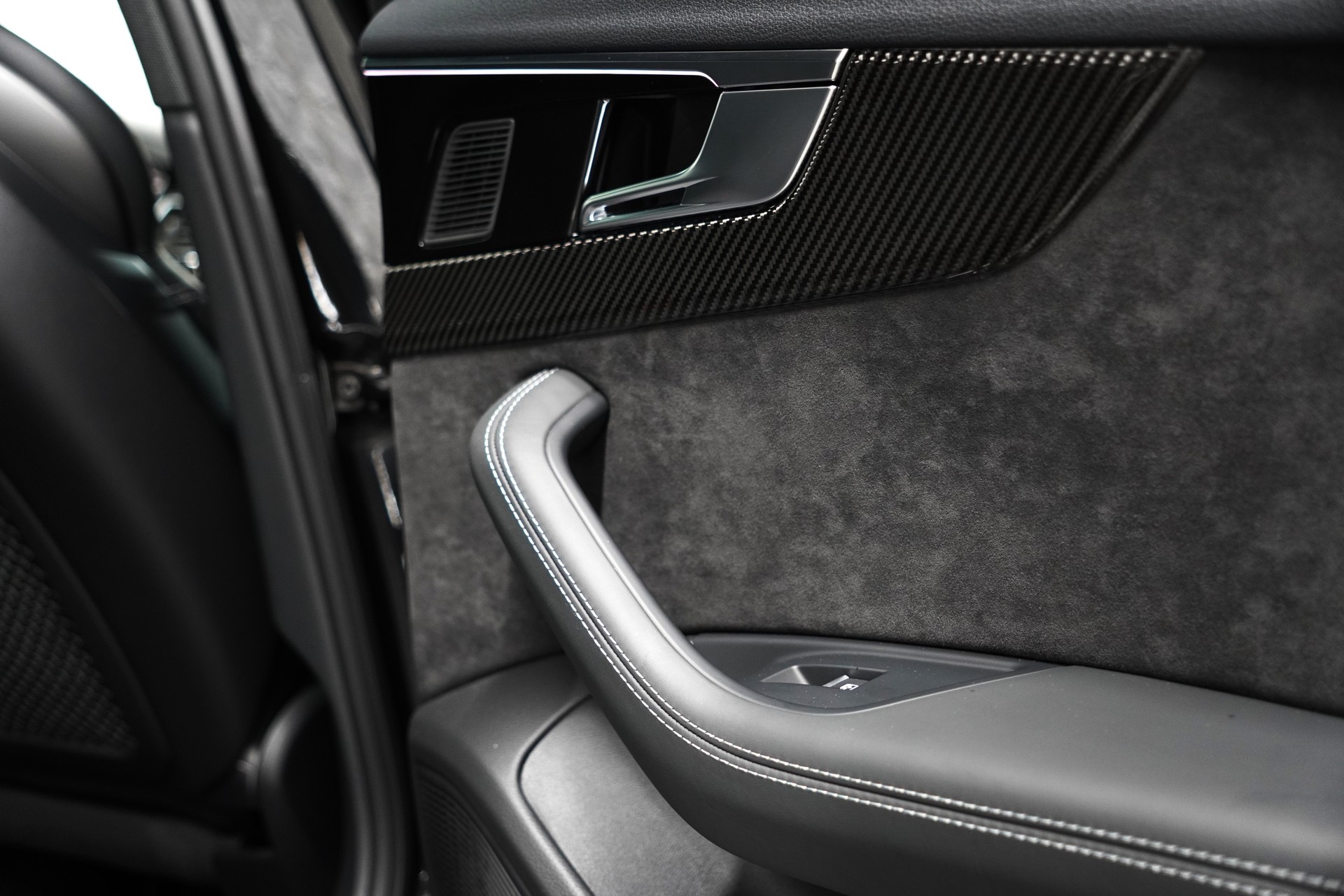 AUDI RS4 Avant 2.9 TFSI quattro tiptronic-image-18
