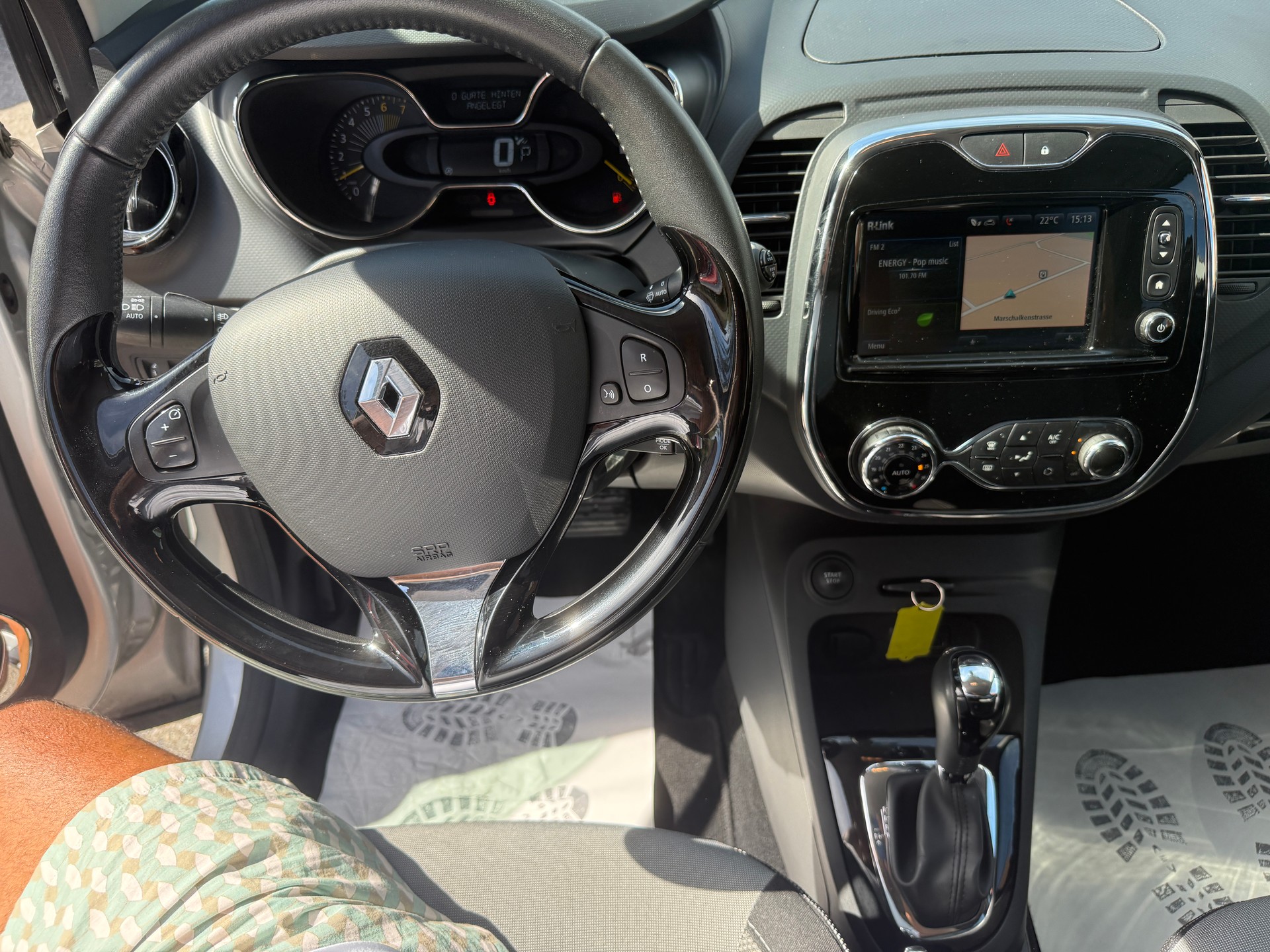 RENAULT Captur 1.2 T 16V Privilège EDC-image-9