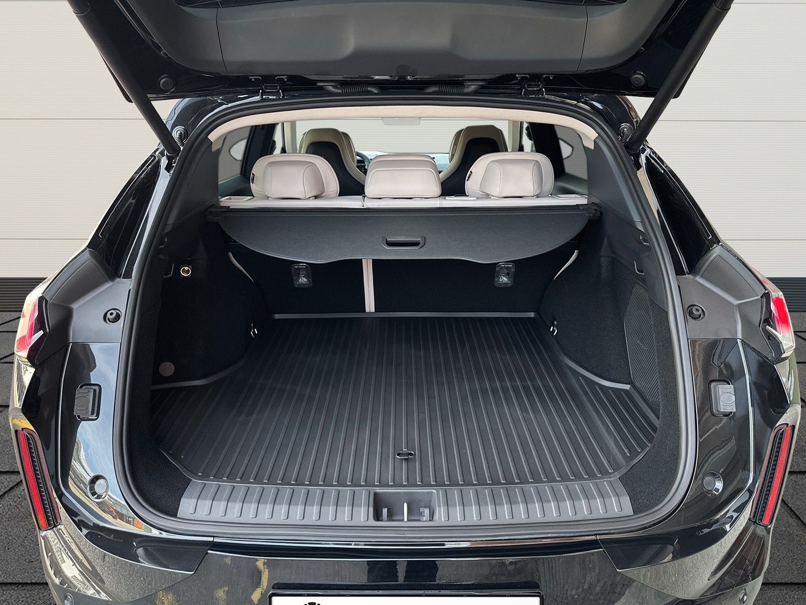 LYNK & CO 08 1.5 PHEV More-image-10