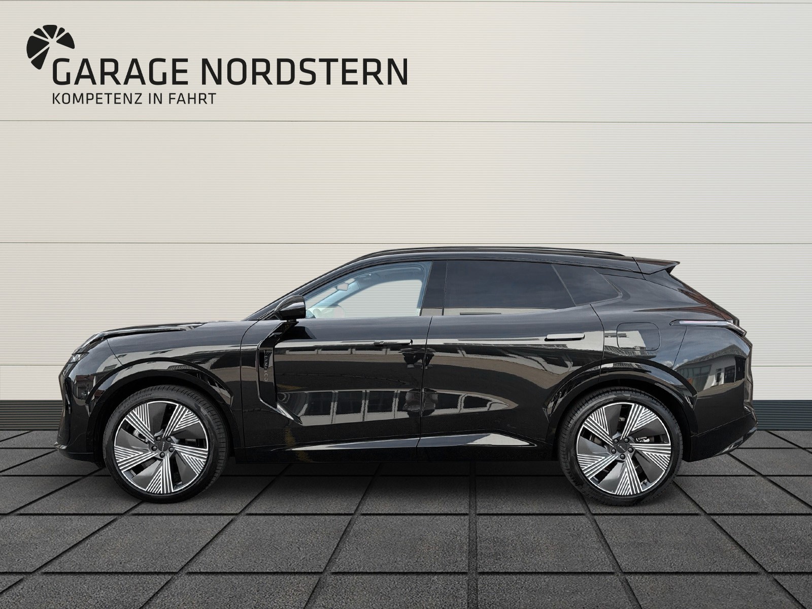 LYNK & CO 08 1.5 PHEV More-showroom-element-1