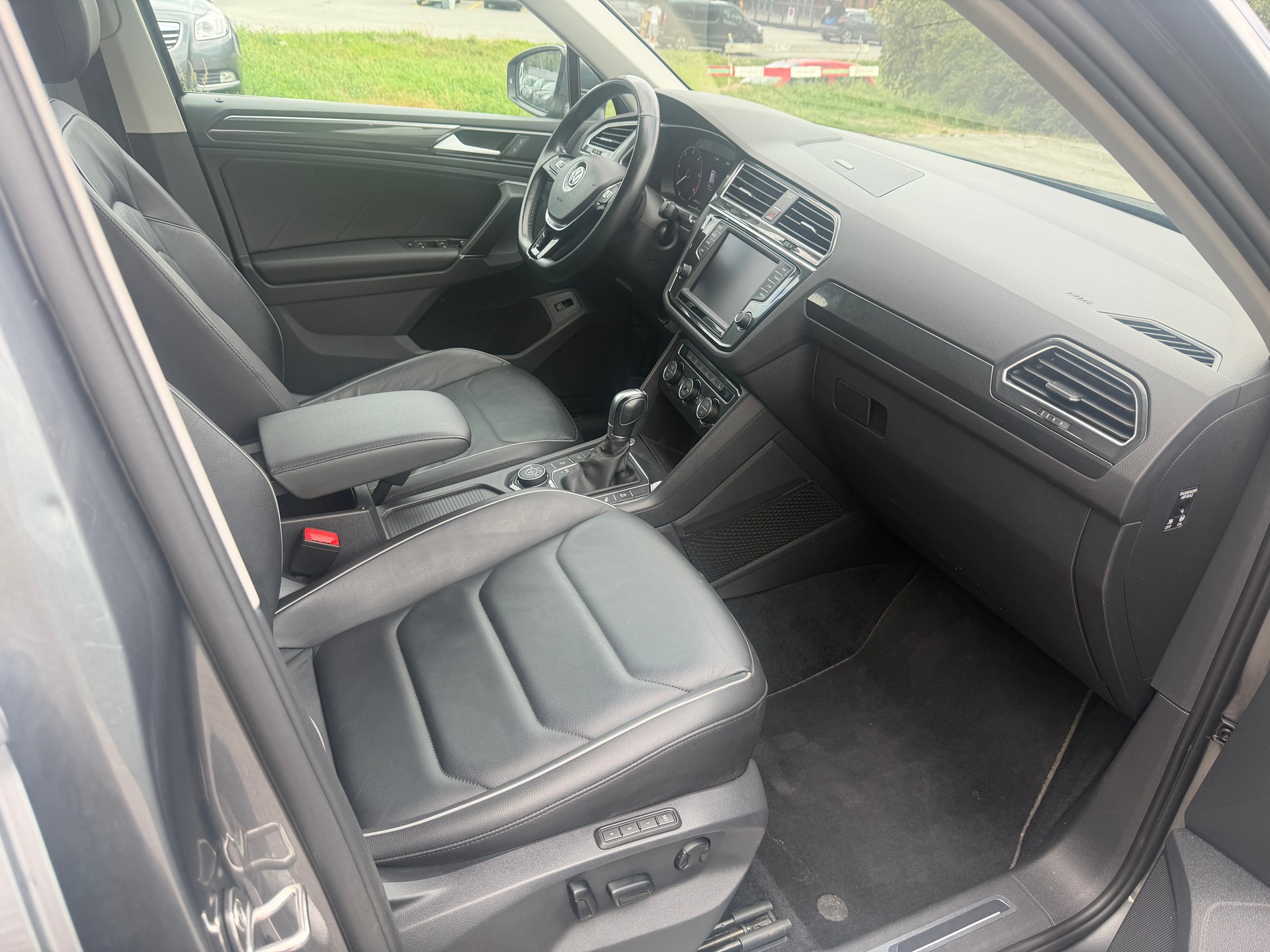 VW Tiguan 2.0 TDI SCR Highline 4Motion-image-7