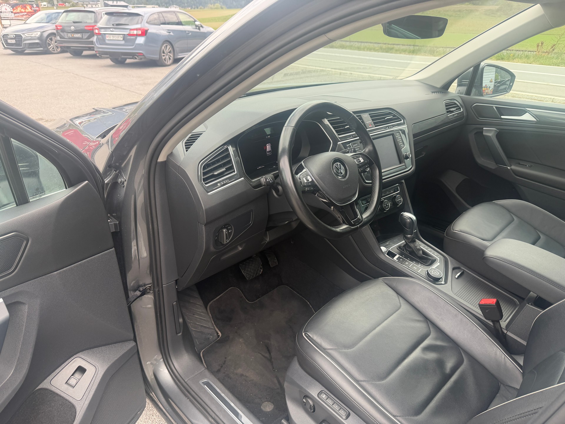 VW Tiguan 2.0 TDI SCR Highline 4Motion-image-6