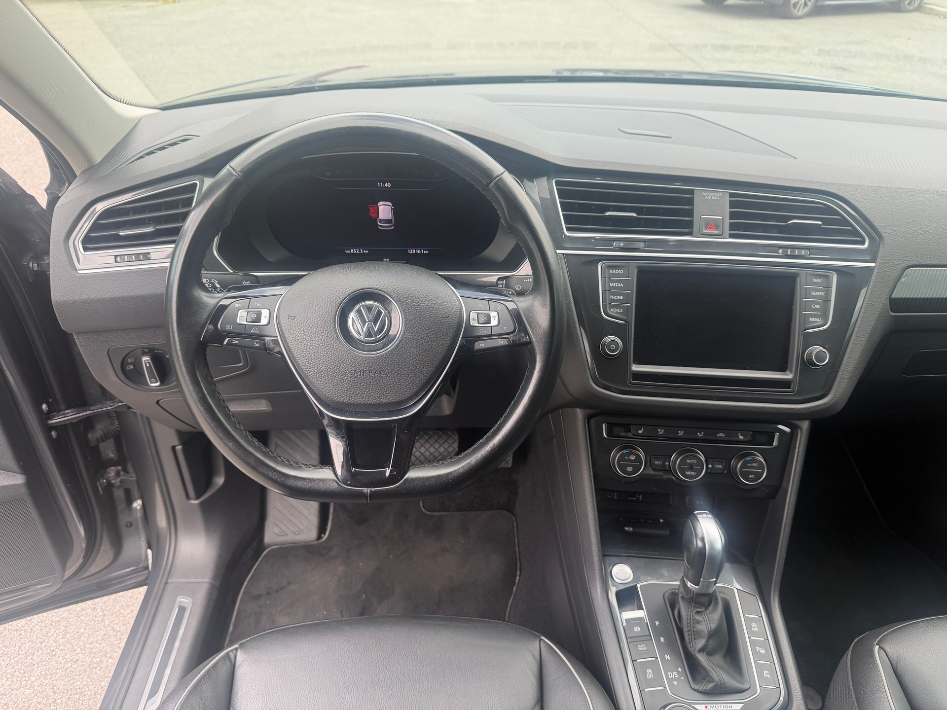 VW Tiguan 2.0 TDI SCR Highline 4Motion-image-8