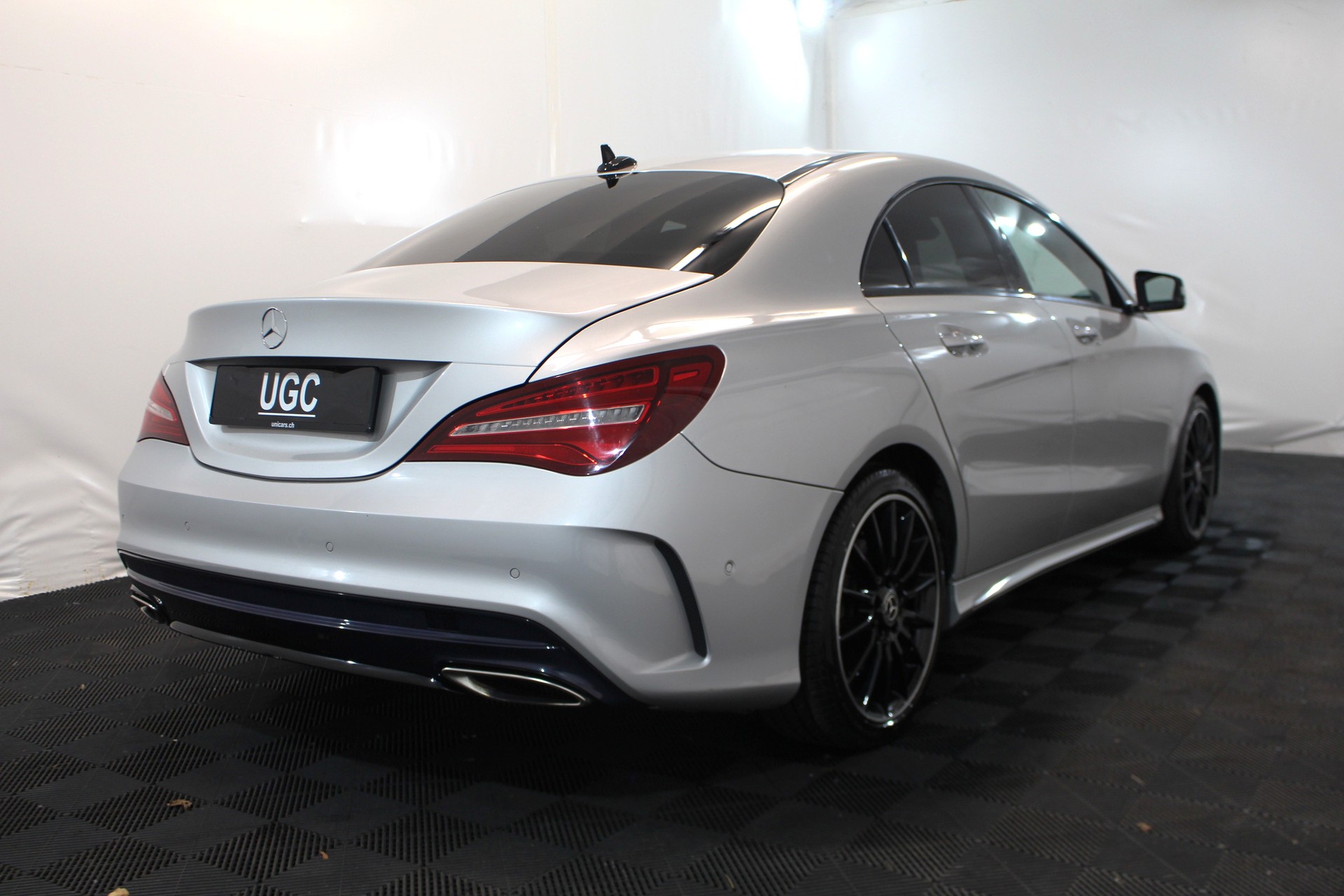 MERCEDES-BENZ CLA 220 AMG Line 4m-image-5