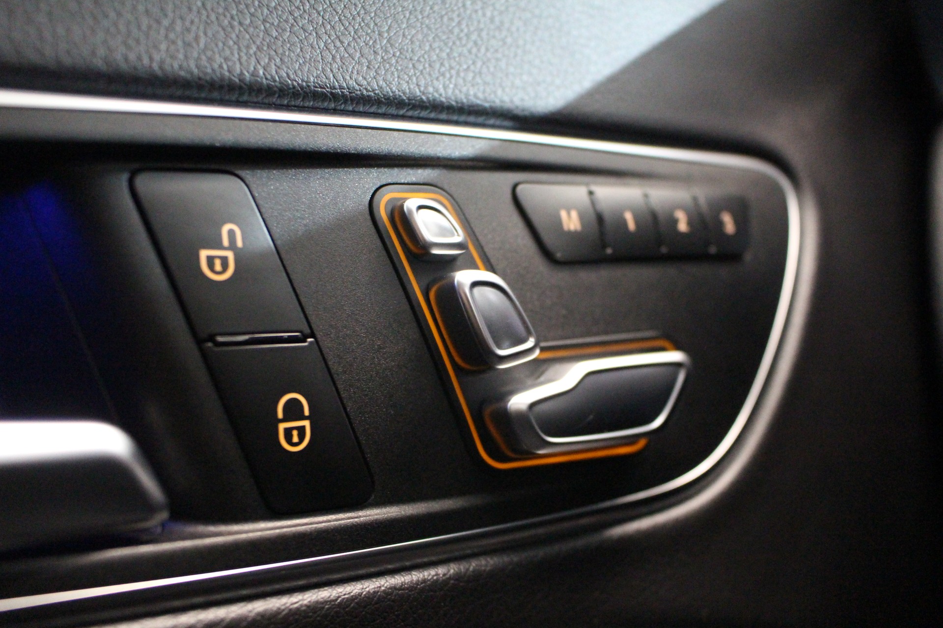 MERCEDES-BENZ CLA 220 AMG Line 4m-image-15