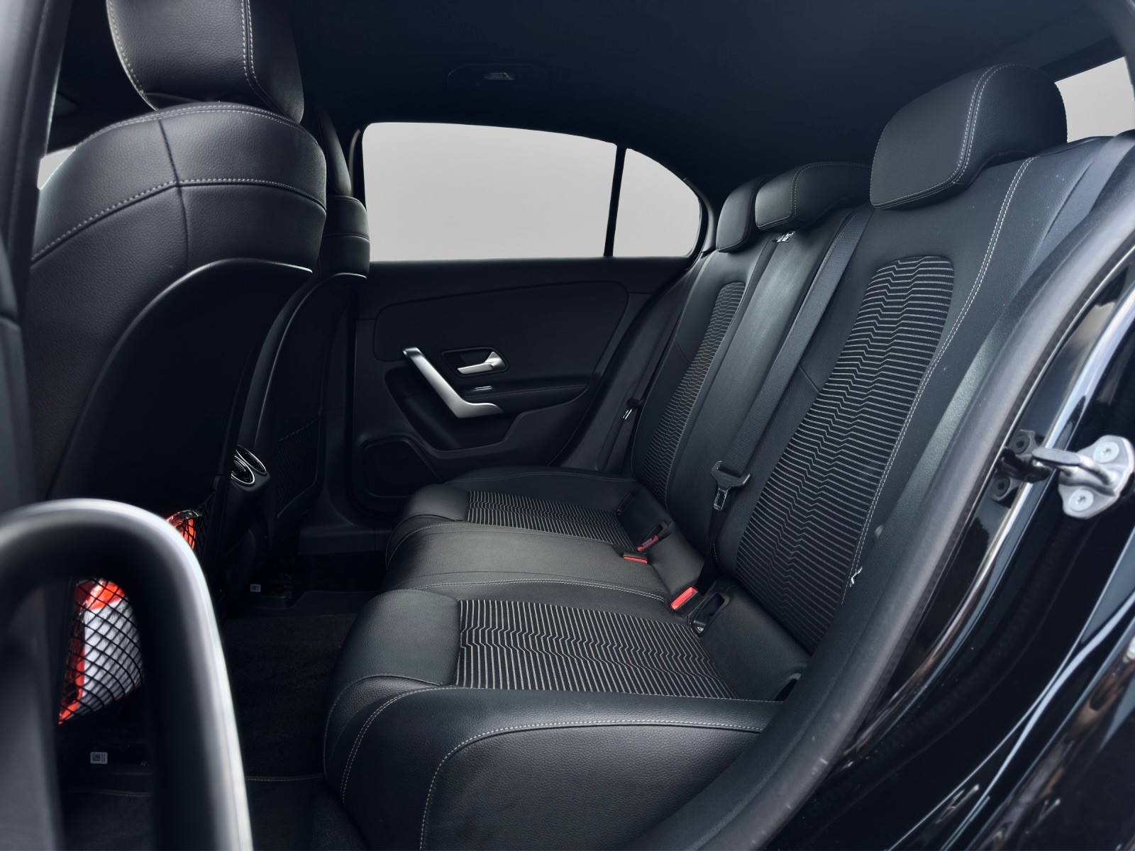 MERCEDES-BENZ A 180 Night Star 7G-DCT-image-10