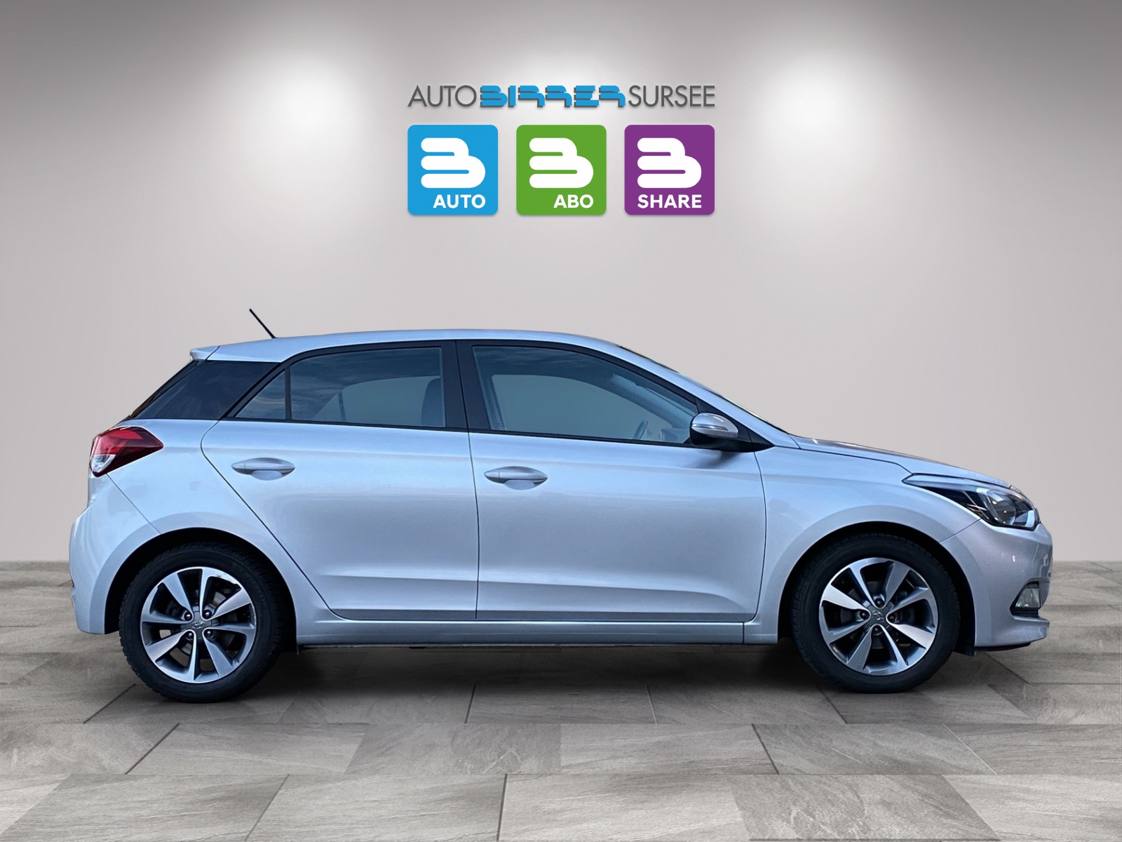 HYUNDAI i20 1.4 Amplia-showroom-element-3
