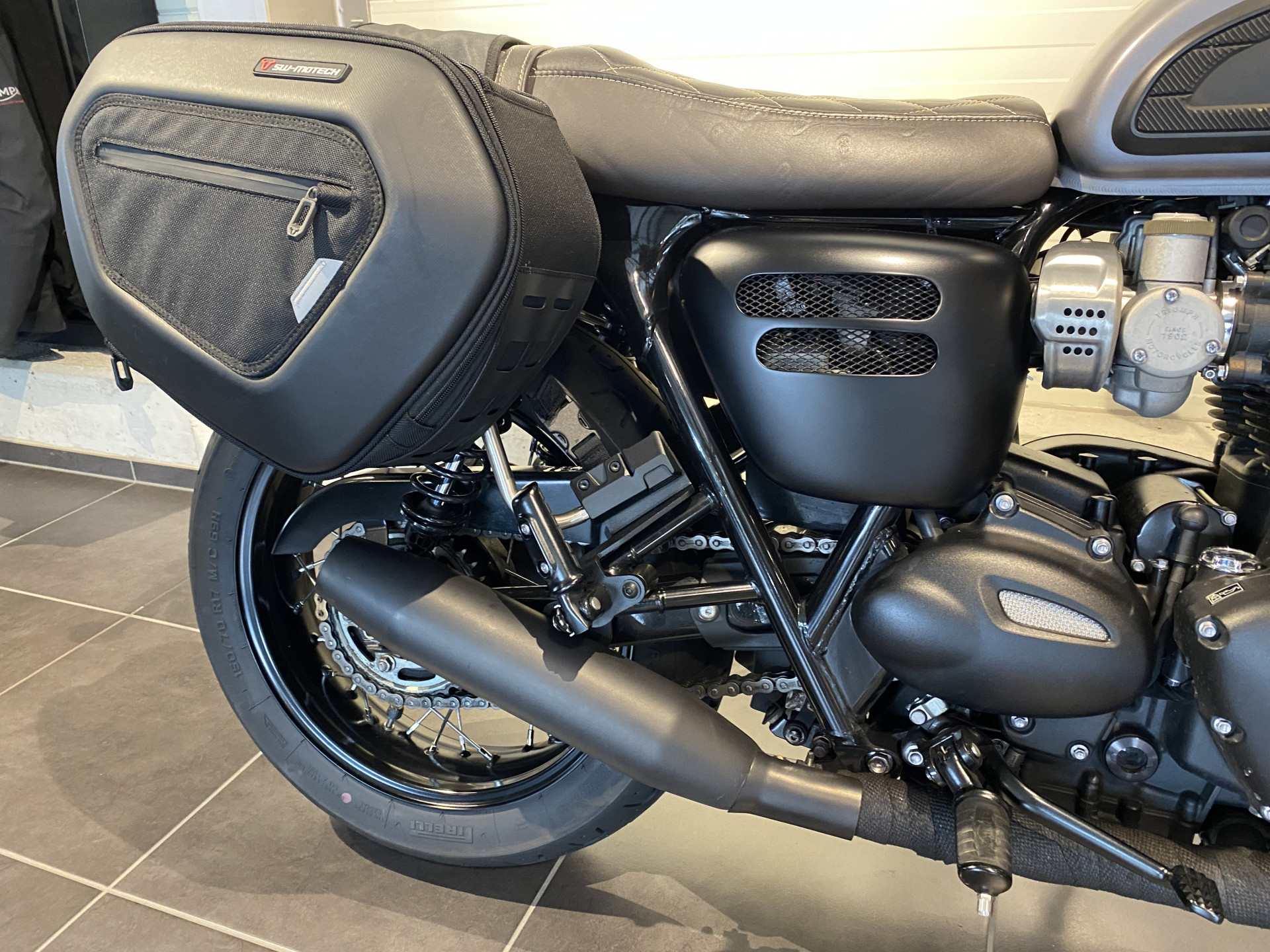 TRIUMPH Bonneville T120 Black-image-8