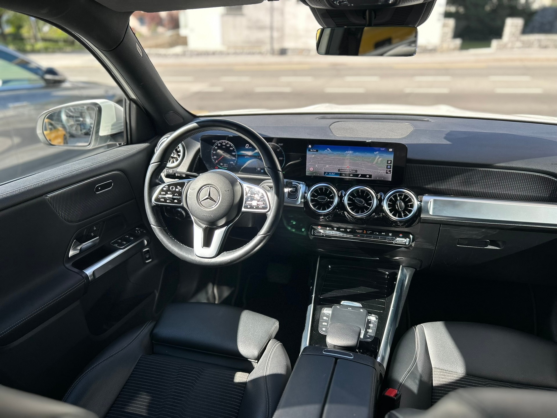 MERCEDES-BENZ EQB 350 4Matic 7 Places-image-5
