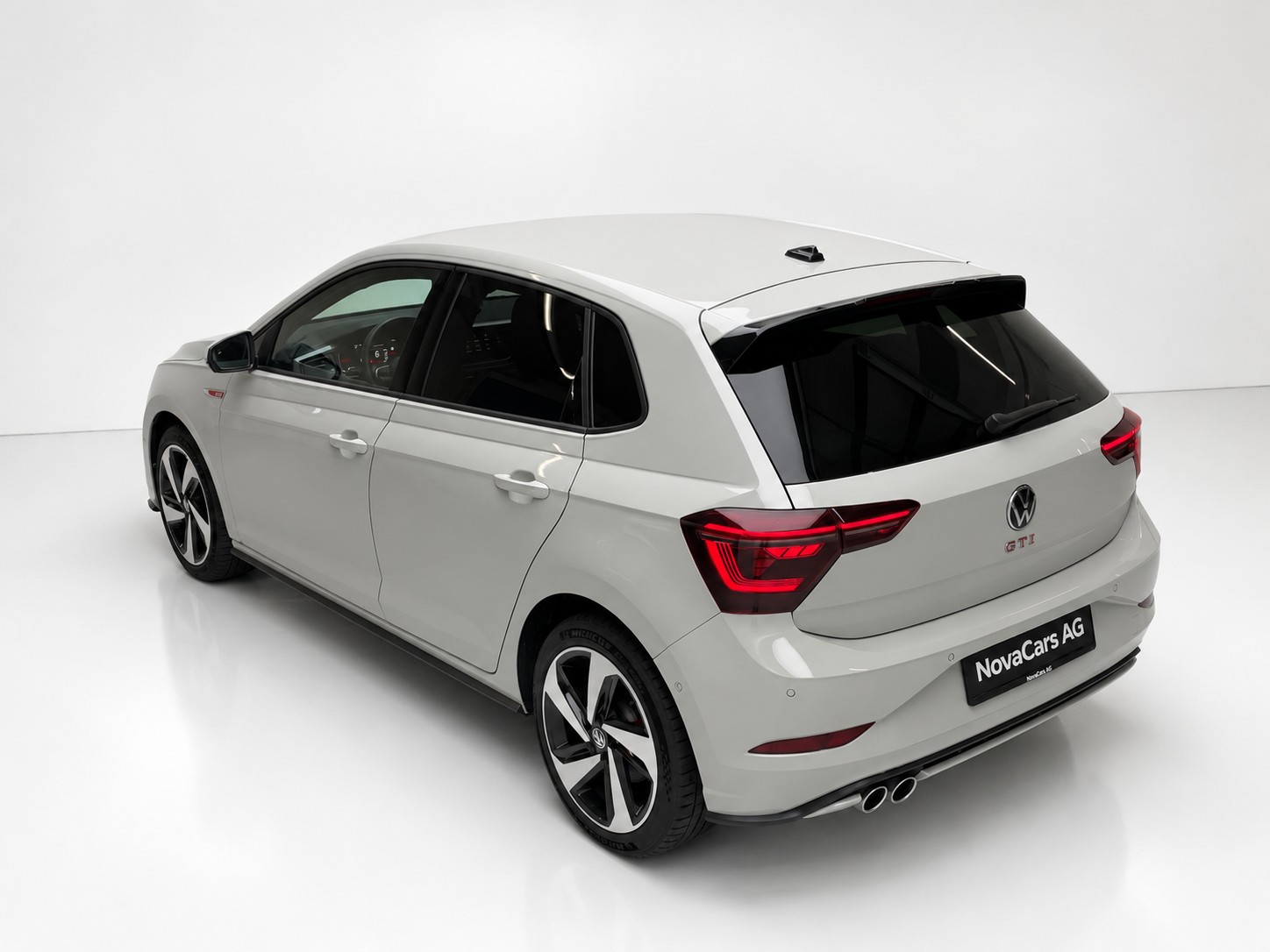 VW Polo 2.0 TSI GTI PRO-showroom-element-2