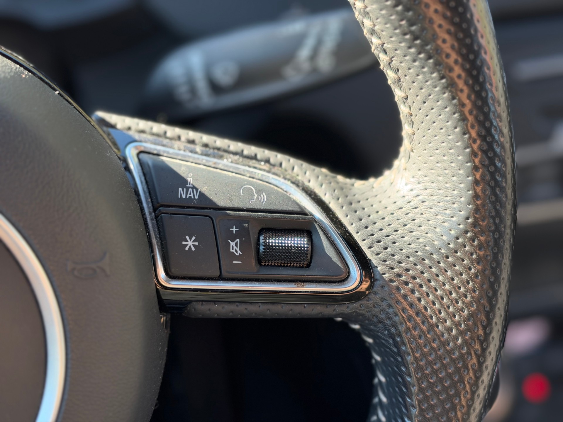 AUDI Q3 2.0 TFSI sport quattro S-tronic-image-15