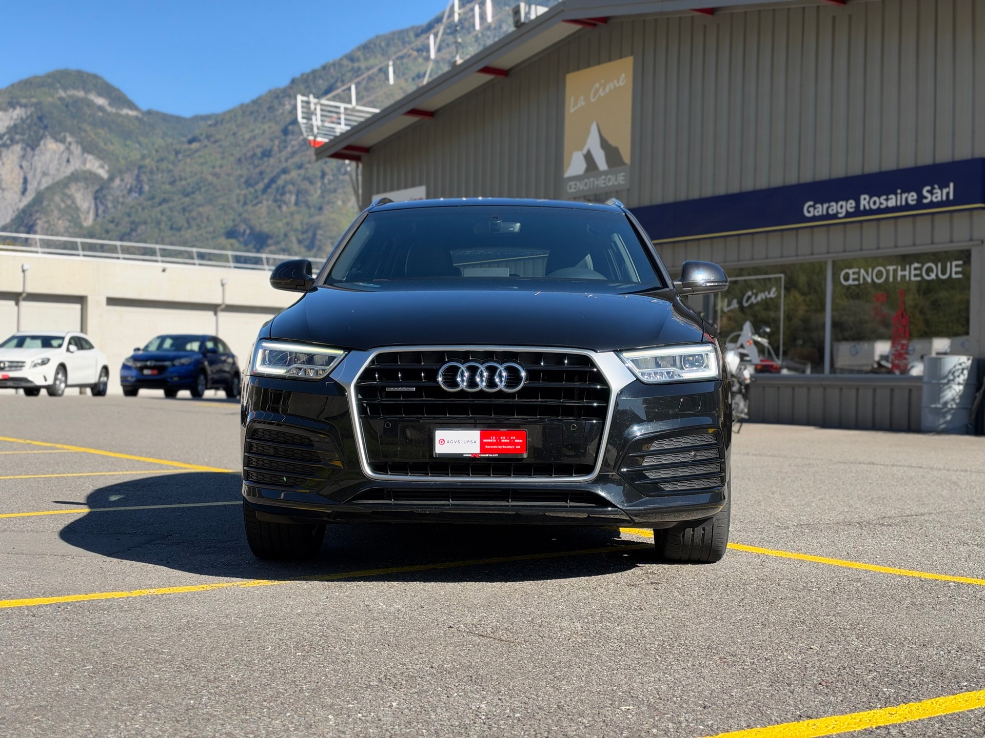 AUDI Q3 2.0 TFSI sport quattro S-tronic-showroom-element-1