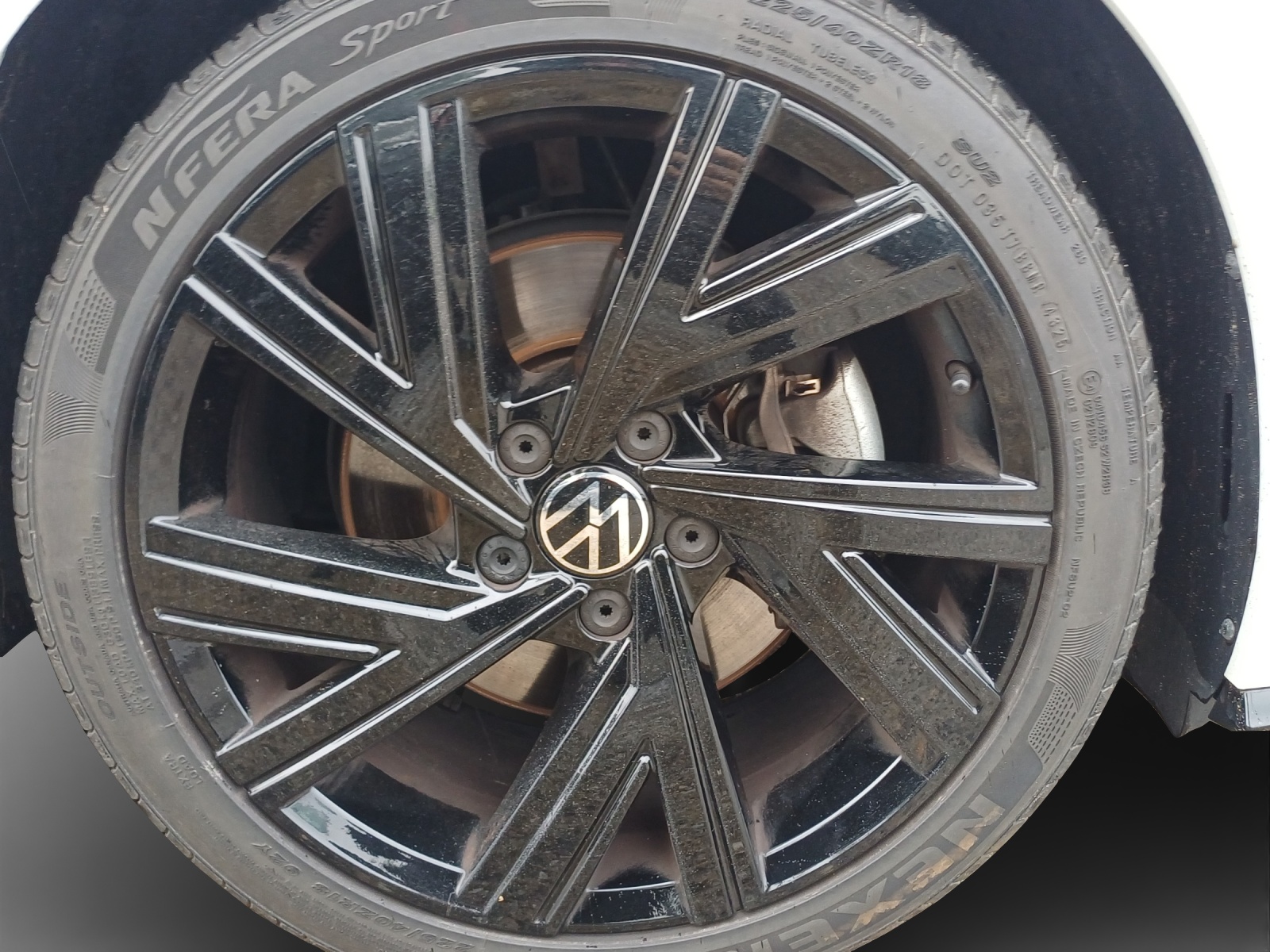 VW Golf Variant 2.0 TSI R-Line DSG 4Motion-image-13