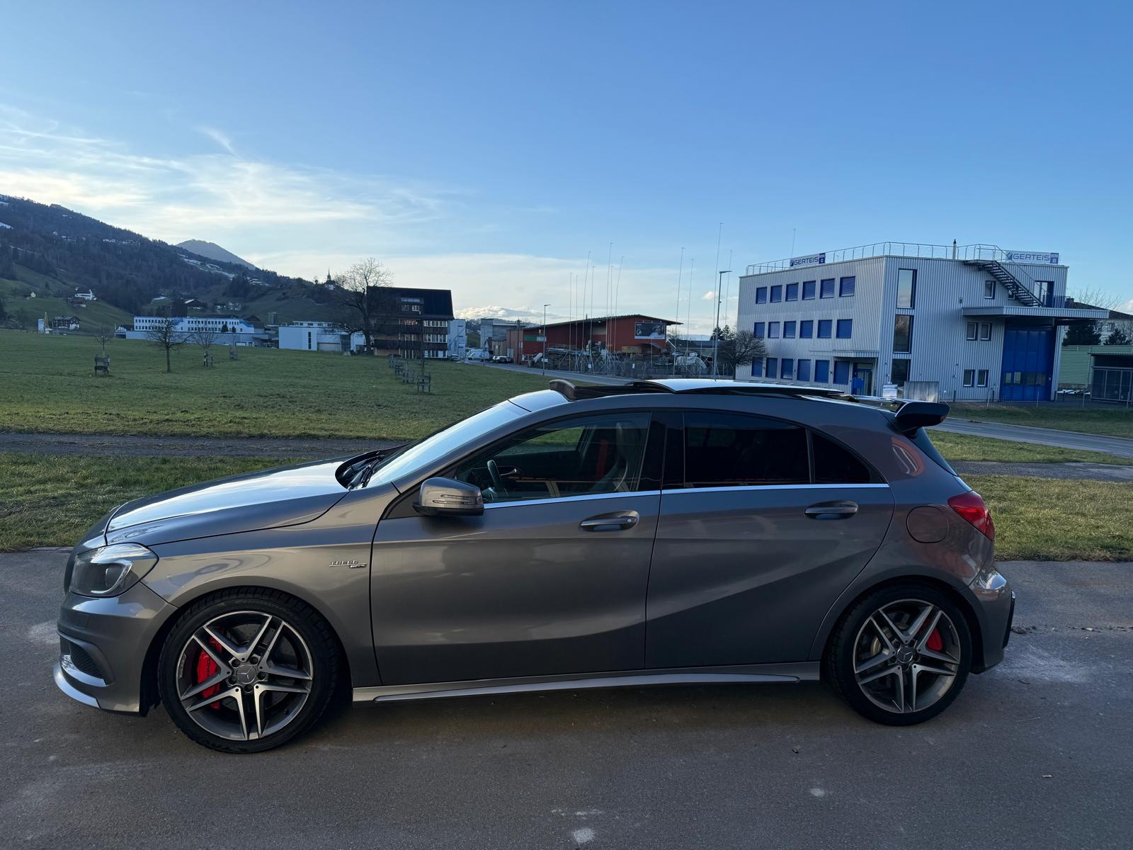 MERCEDES-BENZ A 45 AMG 4Matic Speedshift 7G-DCT-showroom-element-2
