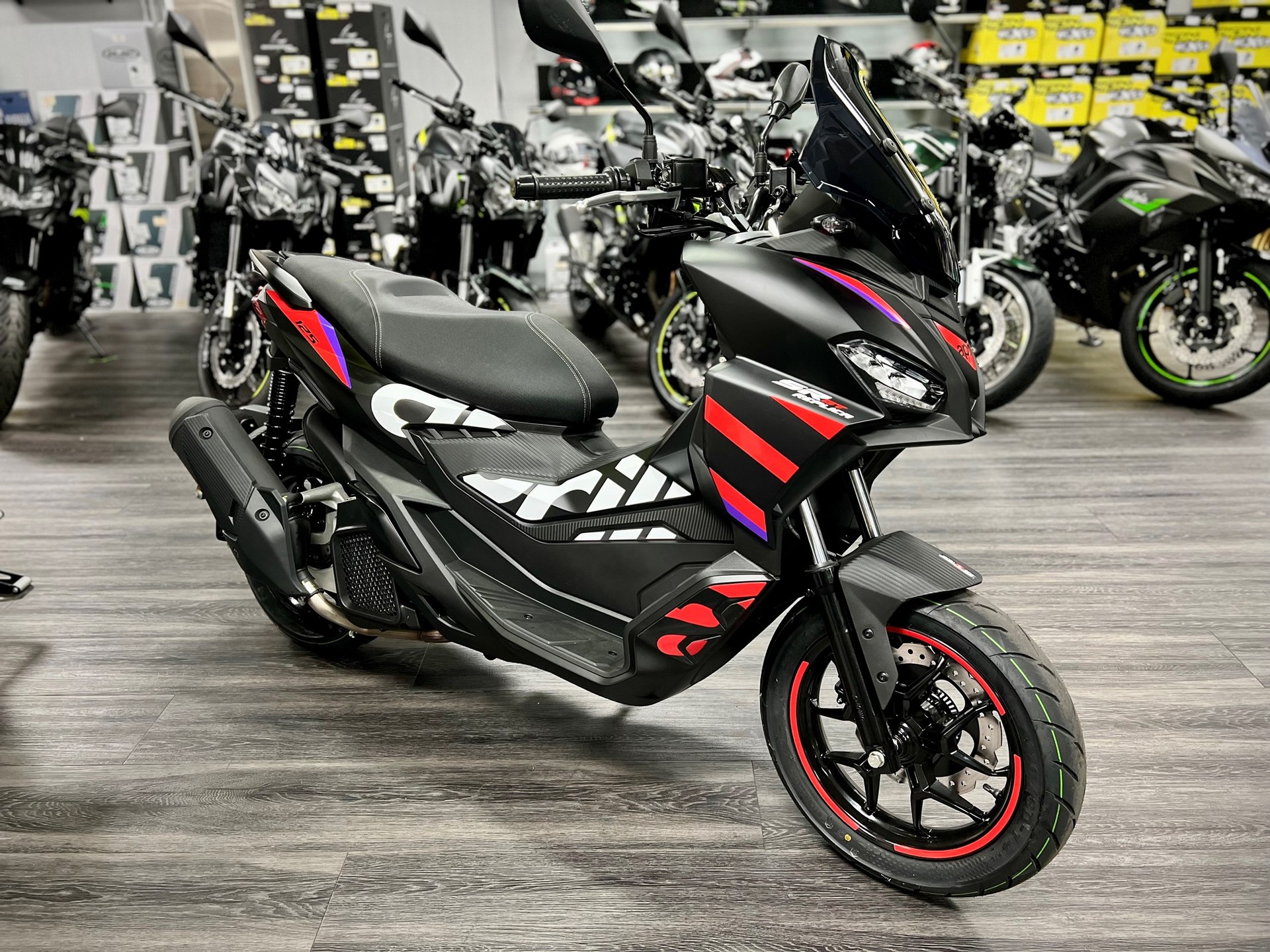APRILIA SR 125 GT Replica ABS-image-1