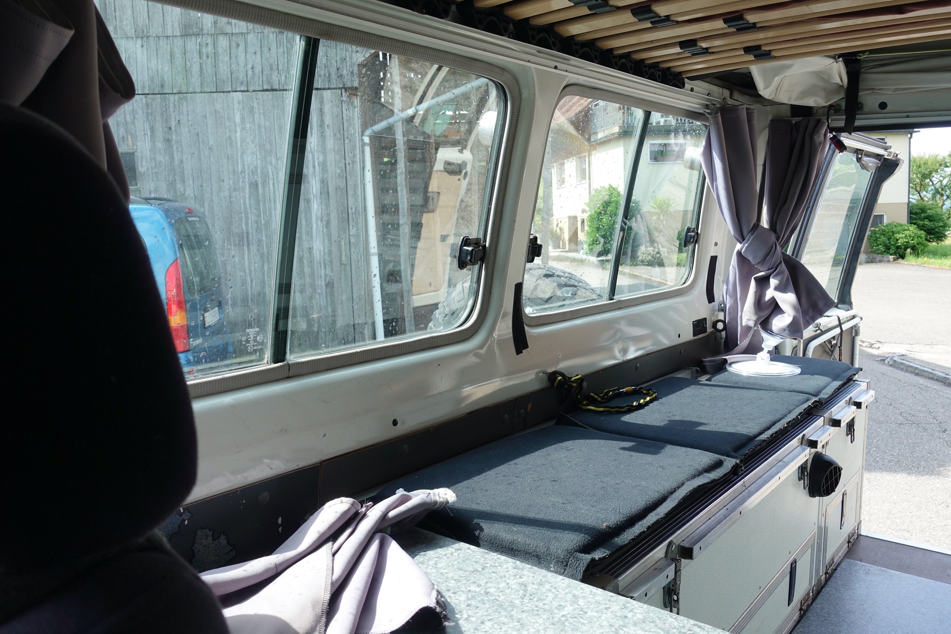 TOYOTA LAND CRUISER HZJ 78-image-12