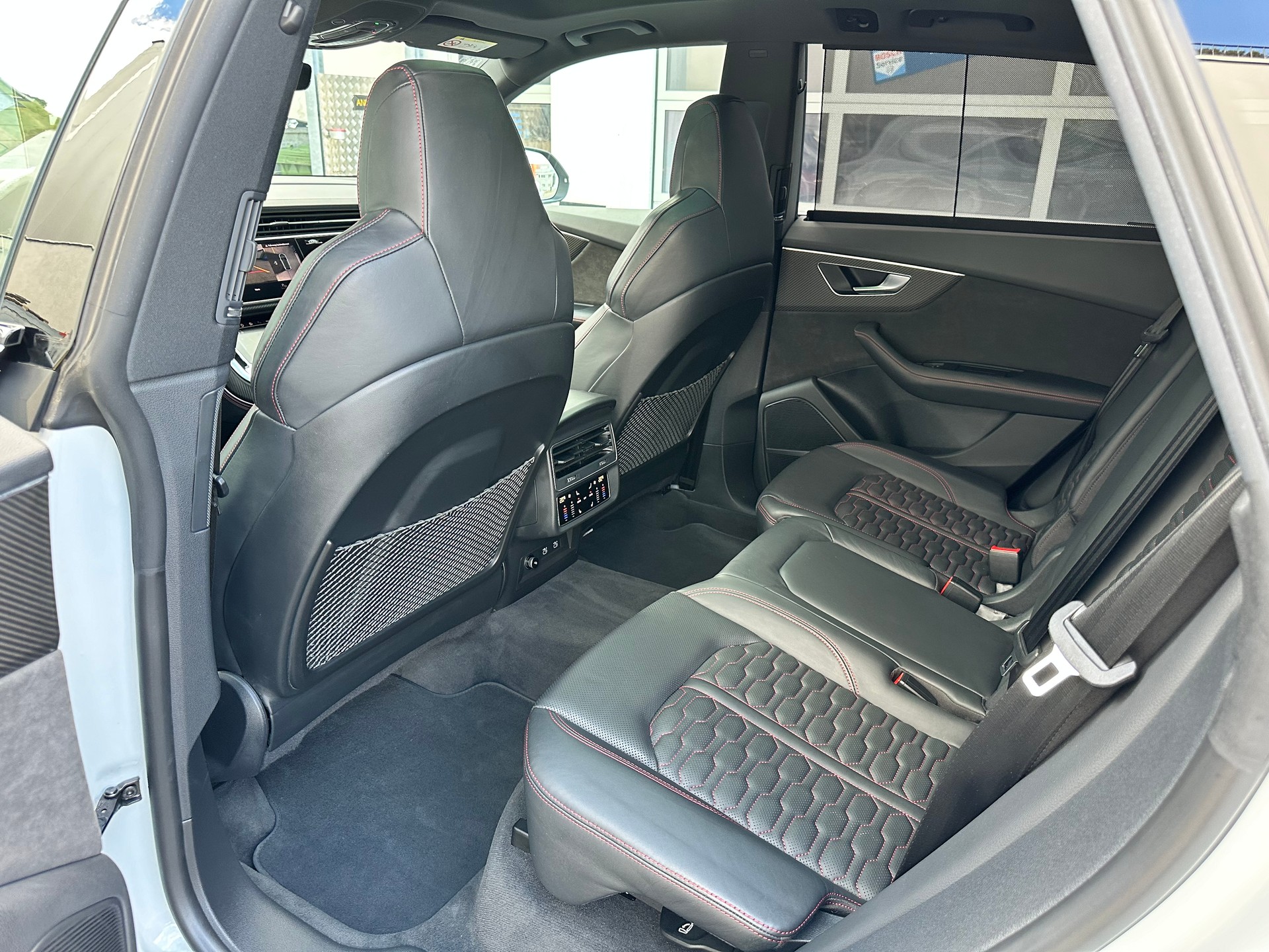 AUDI RSQ8 quattro tiptronic-image-9