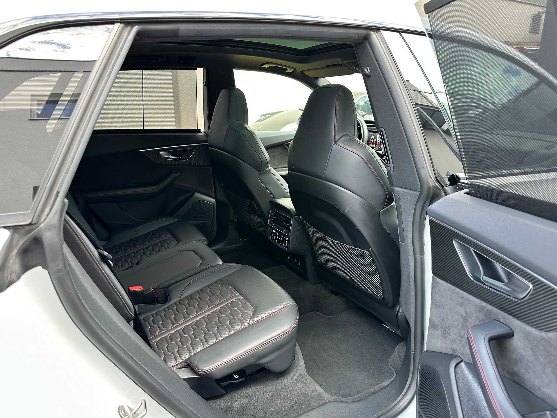 AUDI RSQ8 quattro tiptronic-image-10