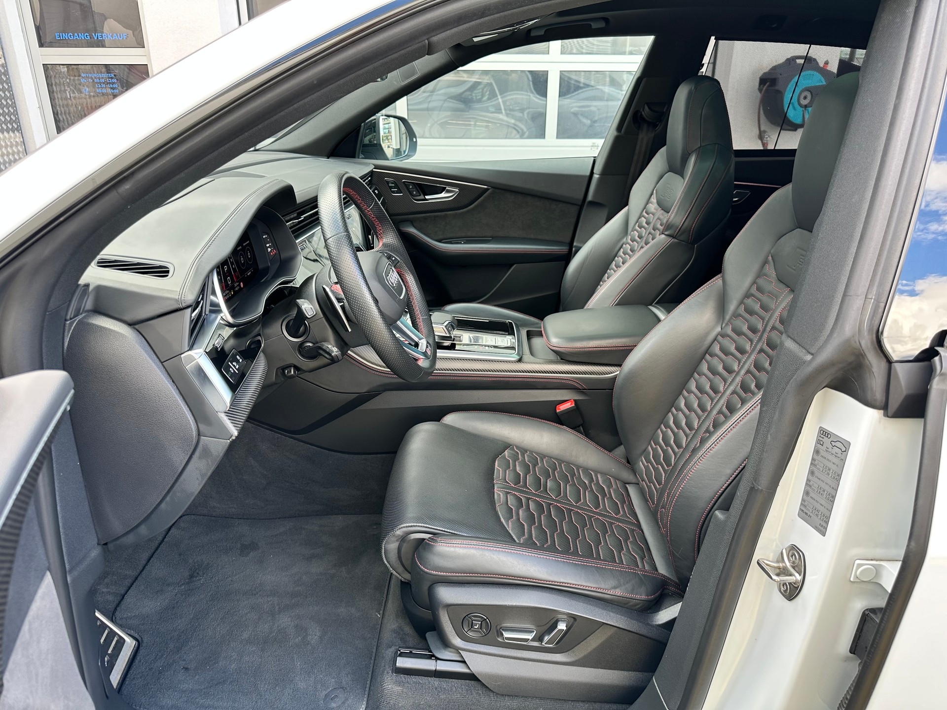 AUDI RSQ8 quattro tiptronic-image-7