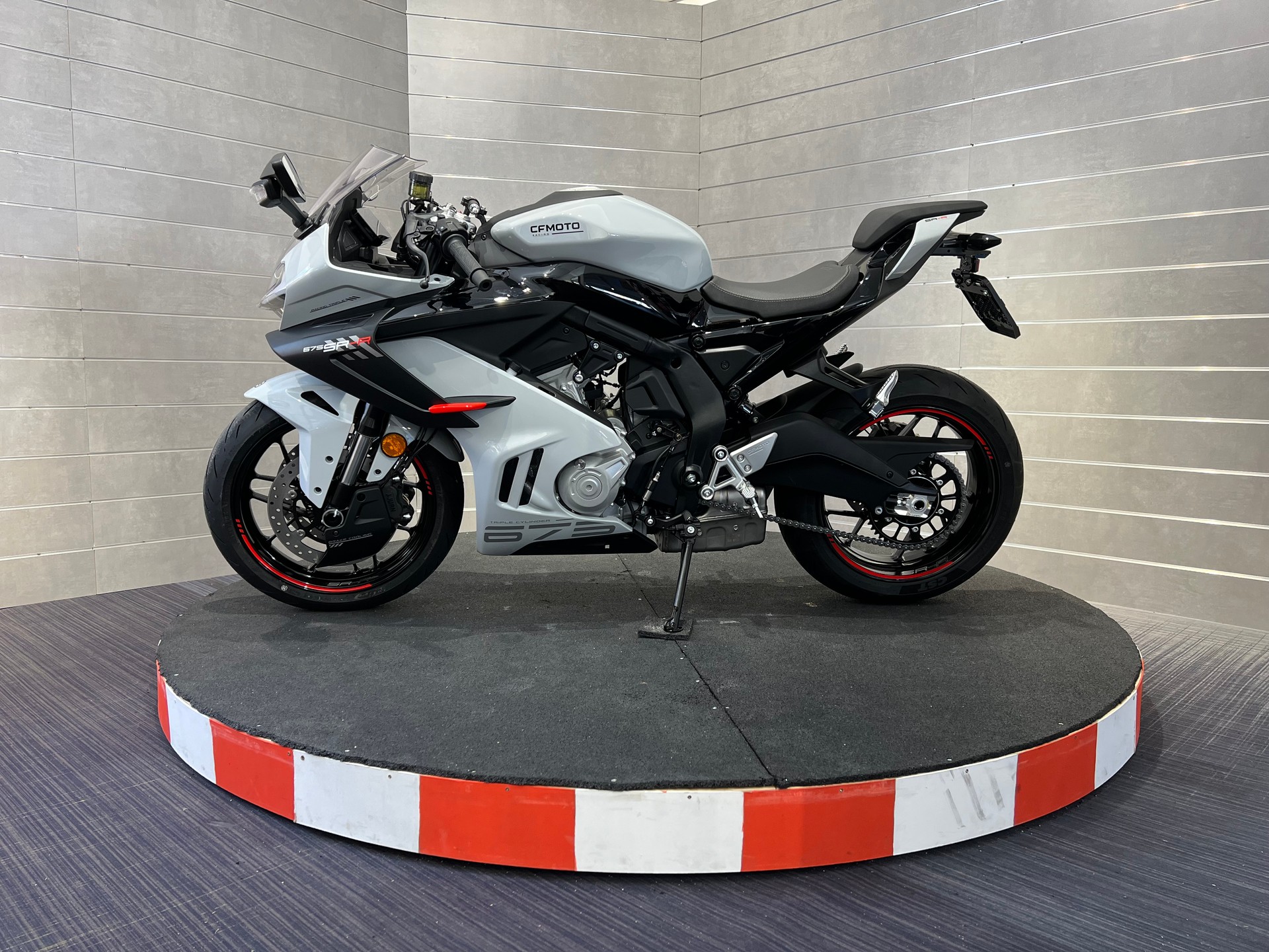 CF MOTO 675SR-R-image-1