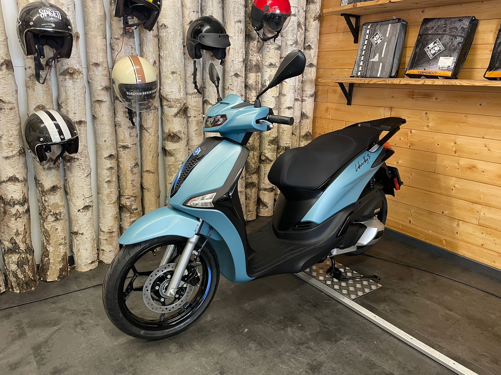 PIAGGIO Liberty 125 Sport E5+-image-1