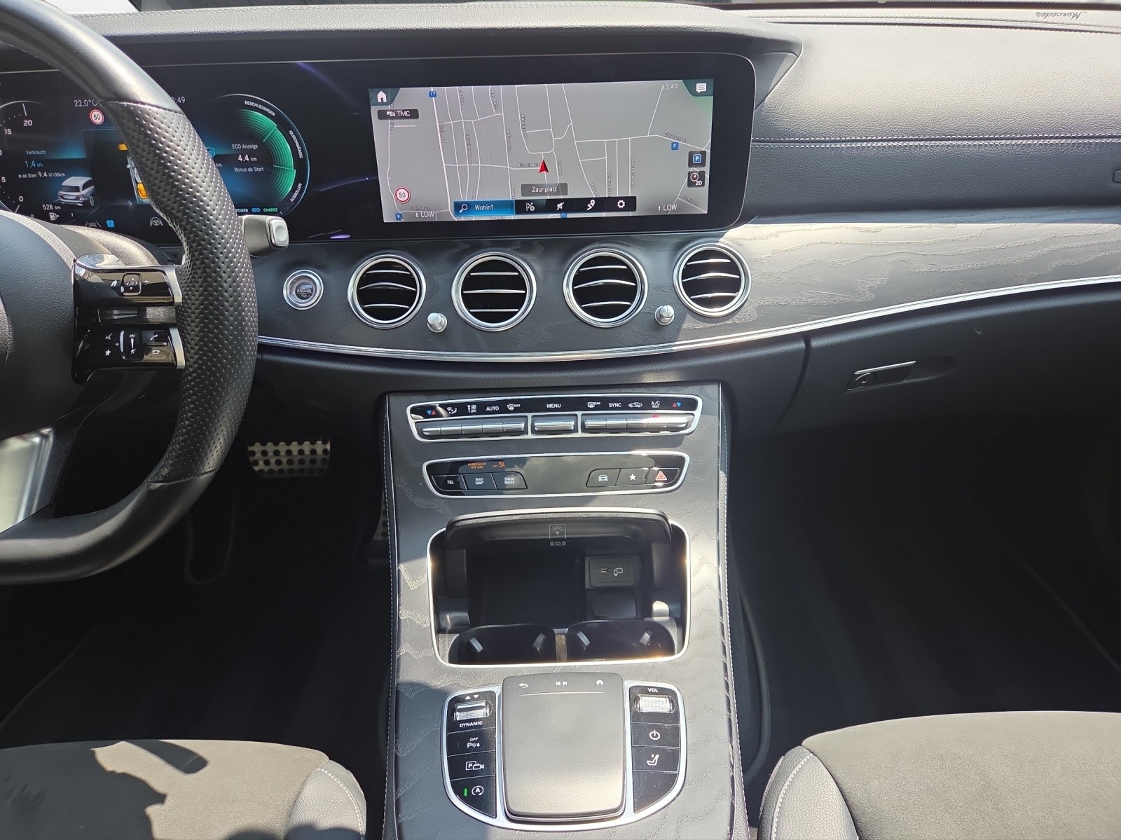 MERCEDES-BENZ E 450 T 4Matic AMG Line 9G-Tronic-image-12