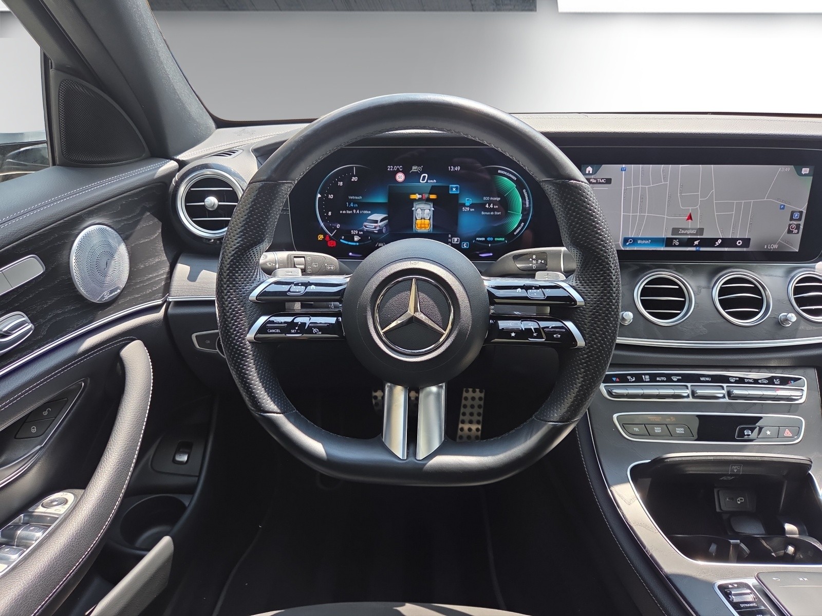 MERCEDES-BENZ E 450 T 4Matic AMG Line 9G-Tronic-image-11