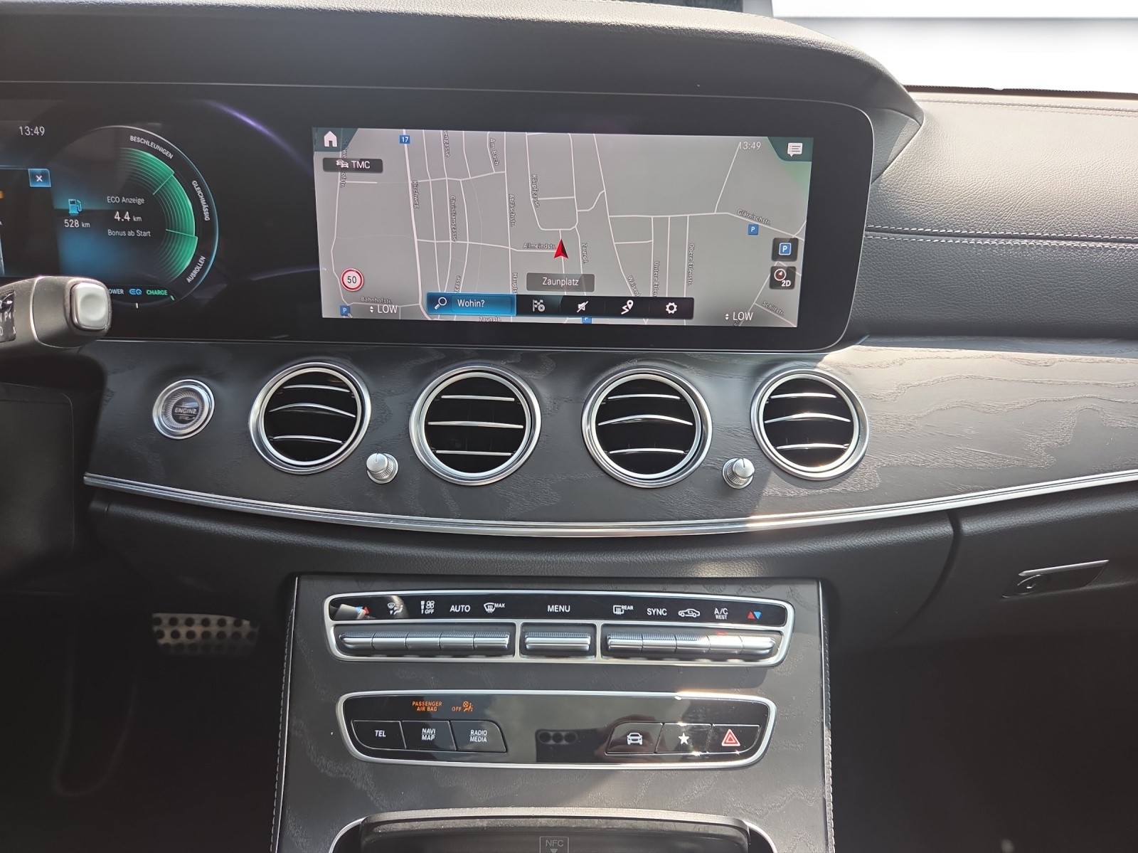 MERCEDES-BENZ E 450 T 4Matic AMG Line 9G-Tronic-image-13