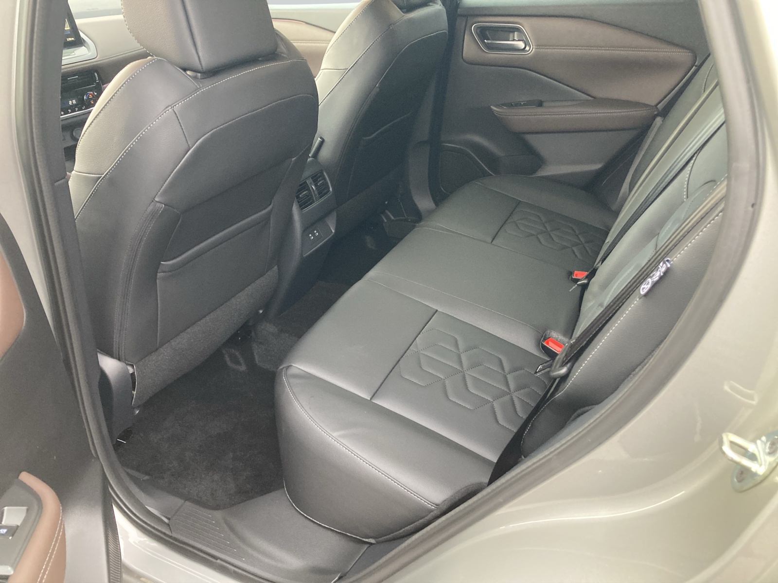 NISSAN Qashqai 1.5 VC-T Tekna-image-7