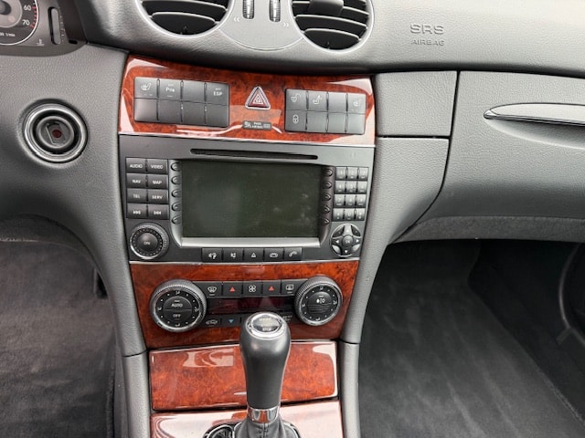 MERCEDES-BENZ CLK 500 Elégance 7G-Tronic-image-13
