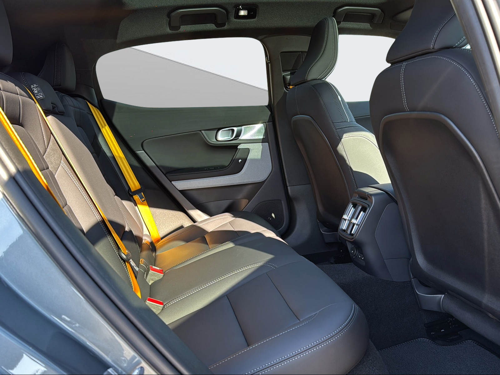 POLESTAR 2 Long Range Dual Motor-image-10
